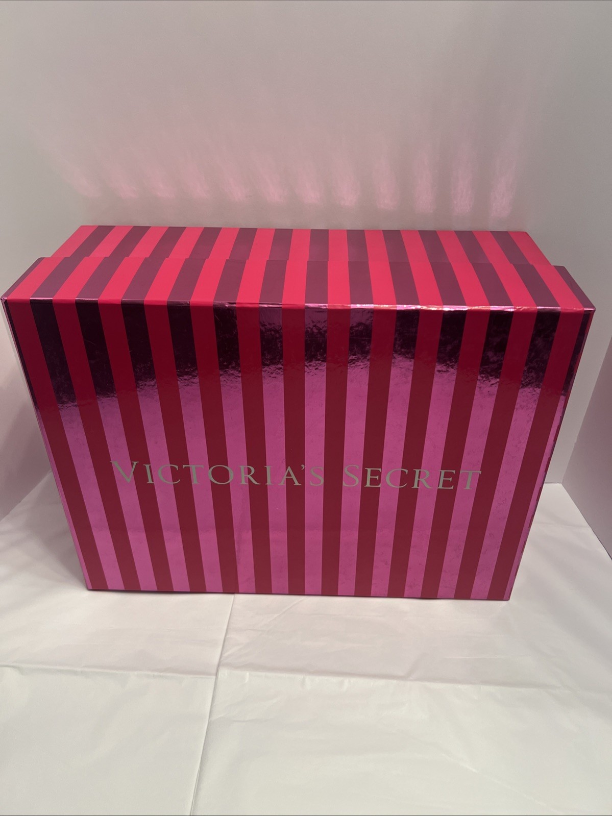 VICTORIA’S SECRET PINK STRIPED Display BOX 16" x 12.27" X 6.57”Empty