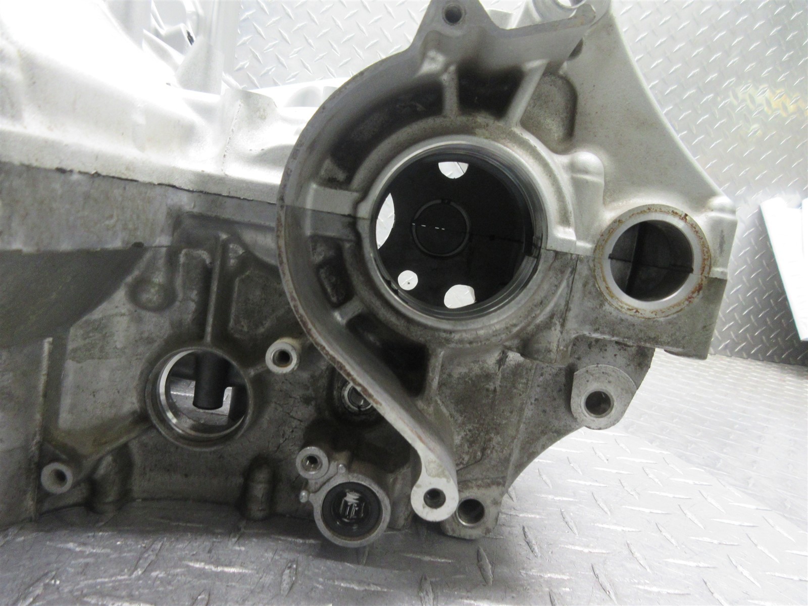 2003 02-03 Honda CBR 954 CBR954RR Crankcase Crank Case Engine Motor Block Piston