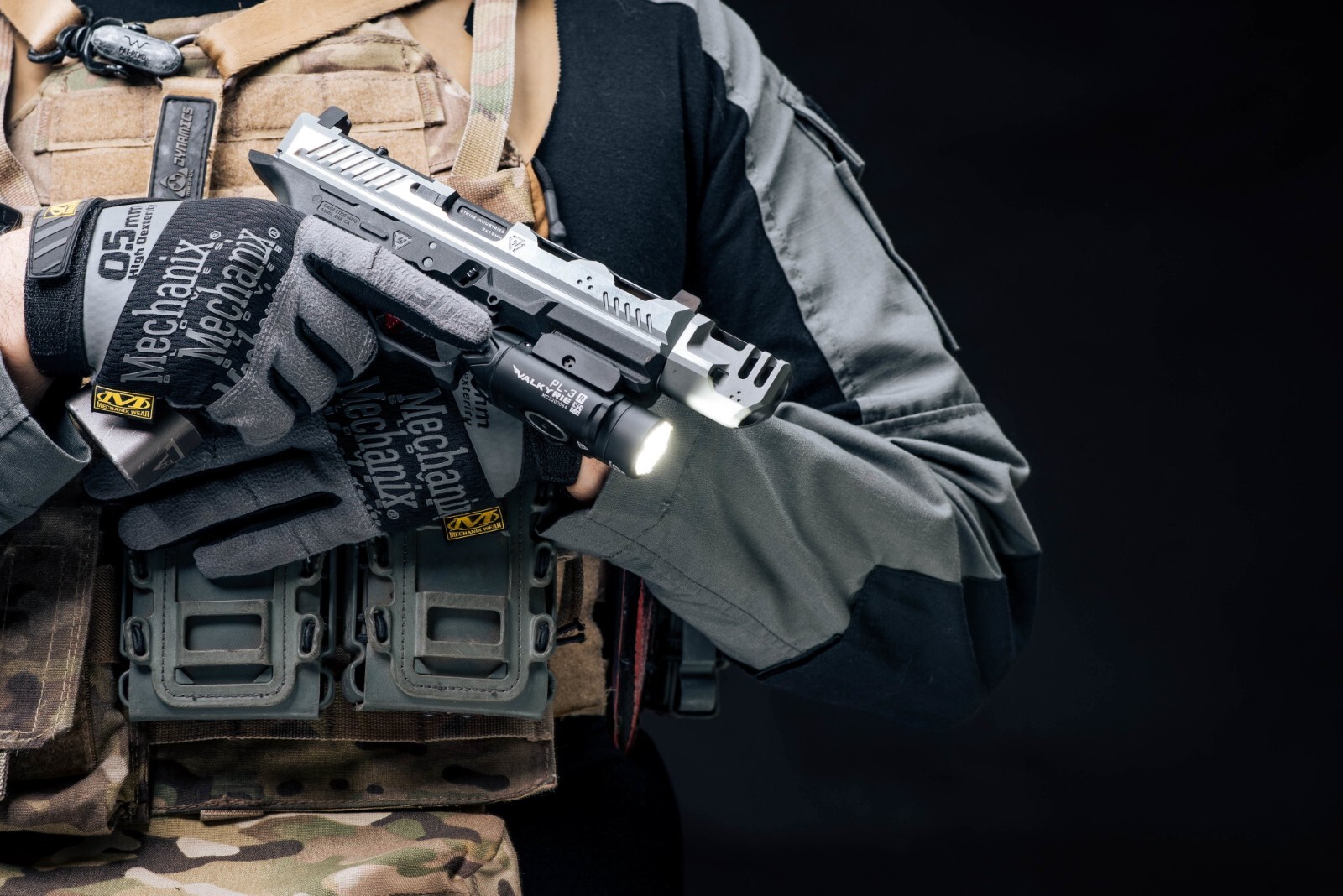 Olight PL-3R Valkyrie Rechargeable Rail Mounted Tactical Light, Black, 1500 Lum