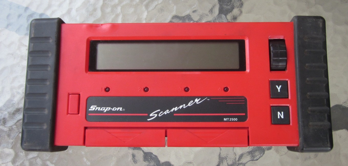 Snap-On MT2500 Super Deluxe Diagnostic Scanner Keys Cartridges Manuals Case