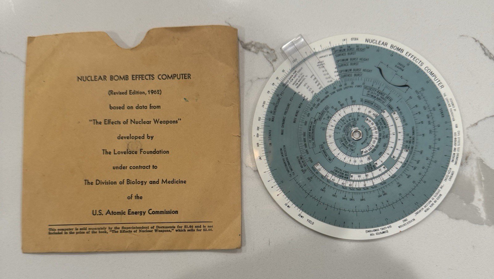 Military NUCLEAR BOMB EFFECTS COMPUTER Army US Calculator Slide Rule plastic