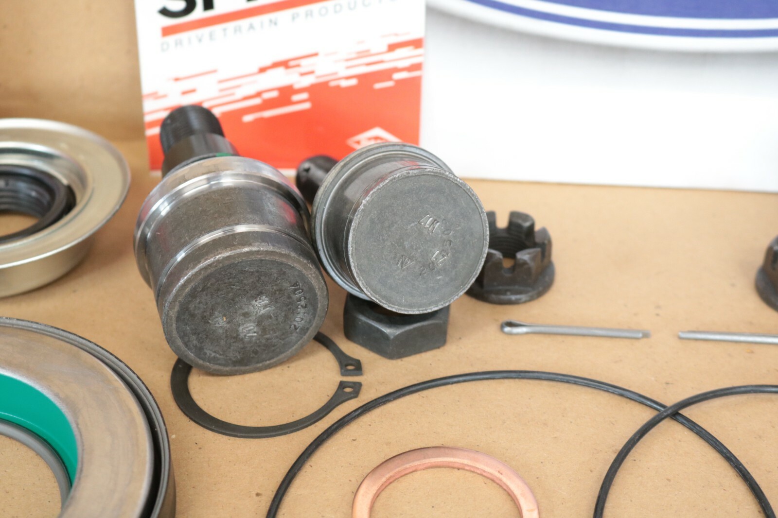 Spicer 2005-2014 Ford F250 F350 4X4 Front Axle Seal Ball Joint U Joint Sr. Kit