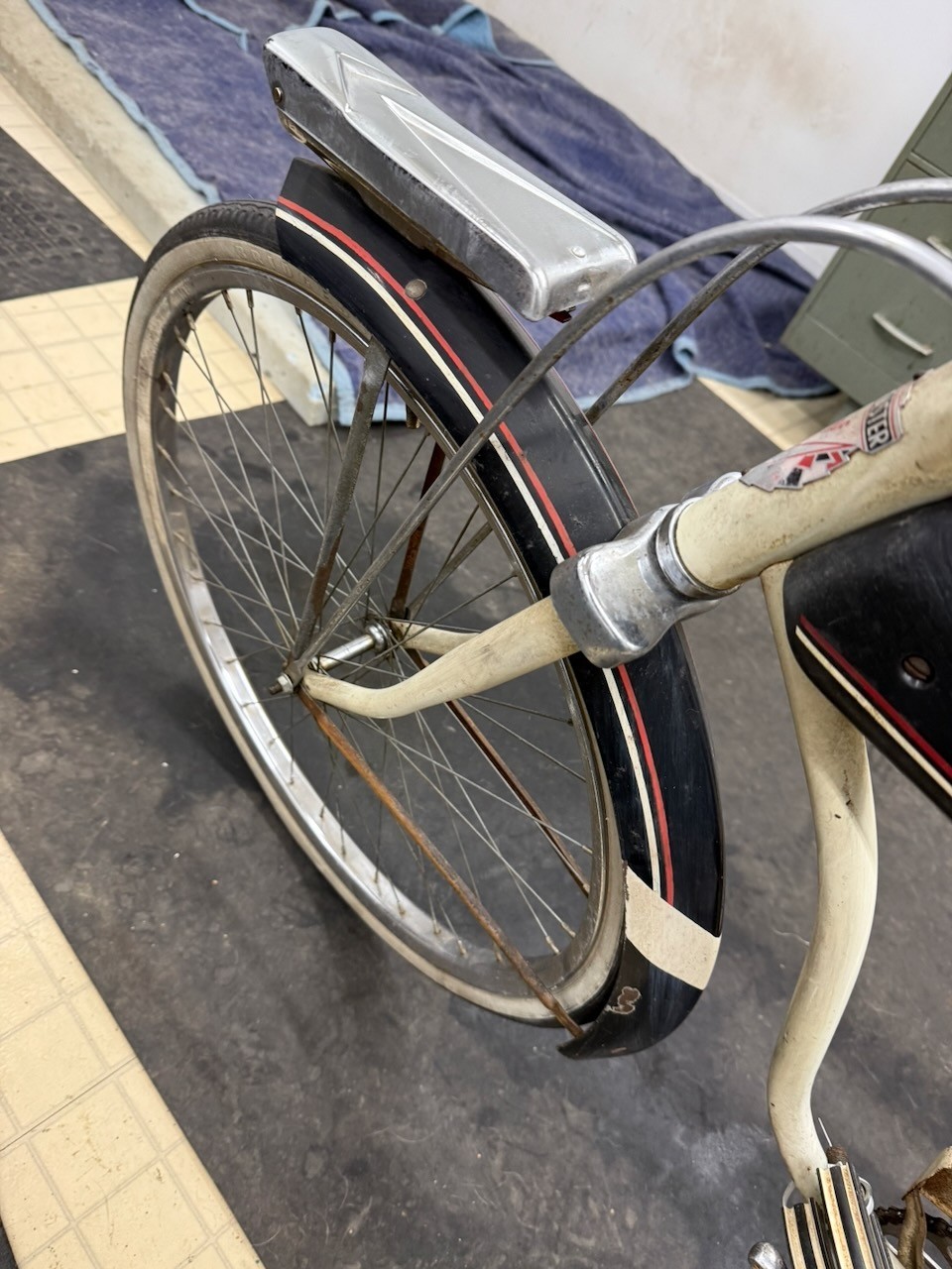 Roadmaster Vintage 1950's ? 26" Mens Straightbar Middleweight Tank Bicycle Orig