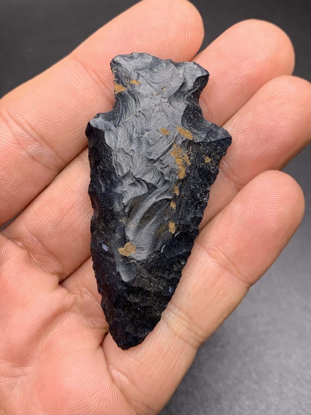 Authentic Heavy Duty Arrowhead From Ohio 2 3/8 Inch Glossy Coshocton Well Flaked