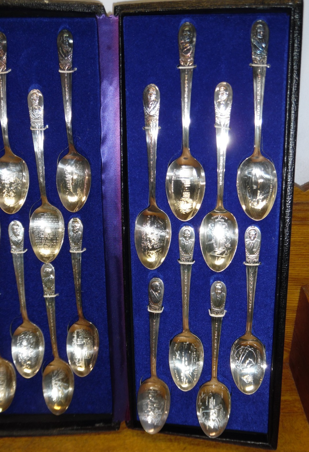 Vintage Wm. Rogers International Silver Plate Presidential 34 Spoon Set In Case