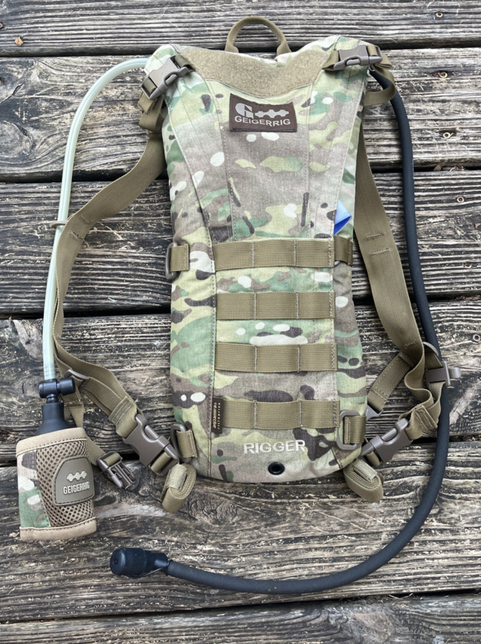 Aquamira Rigger Tactical 2L Hydration Backpack Pressurized Multicam Molle NEW