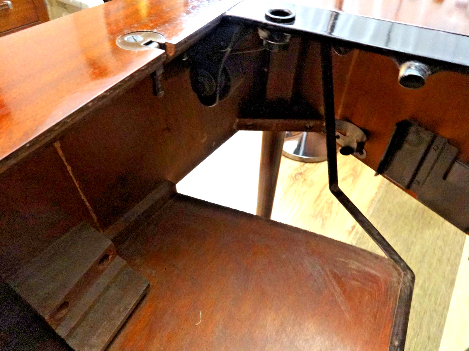 RARE Singer 74 Trapezoid Spinet Sewing Machine Cabinet - 301, 400 & 500 Series