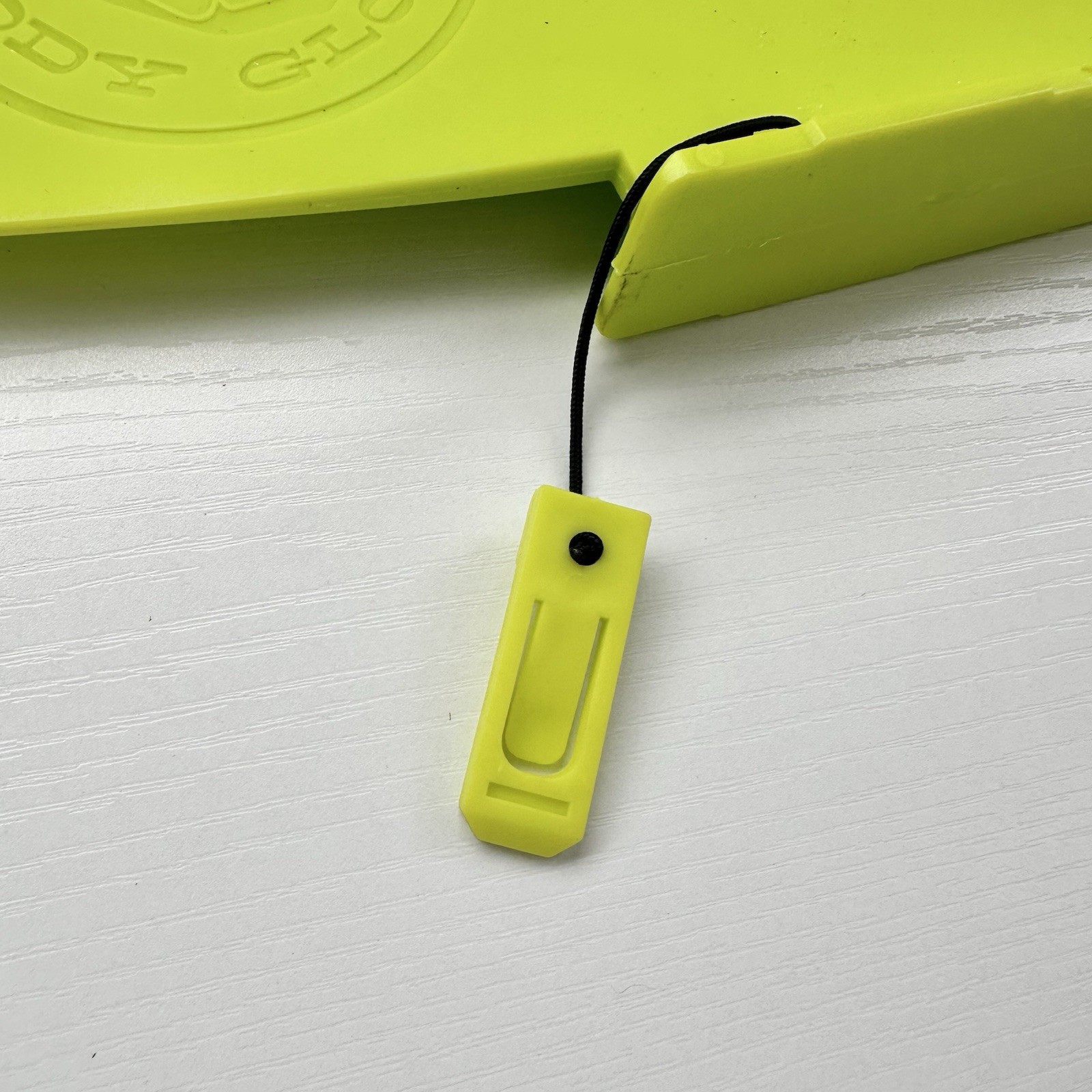 Body Glove Neon Yellow-Green Removable Center Fin for Inflatable SUP Paddleboard