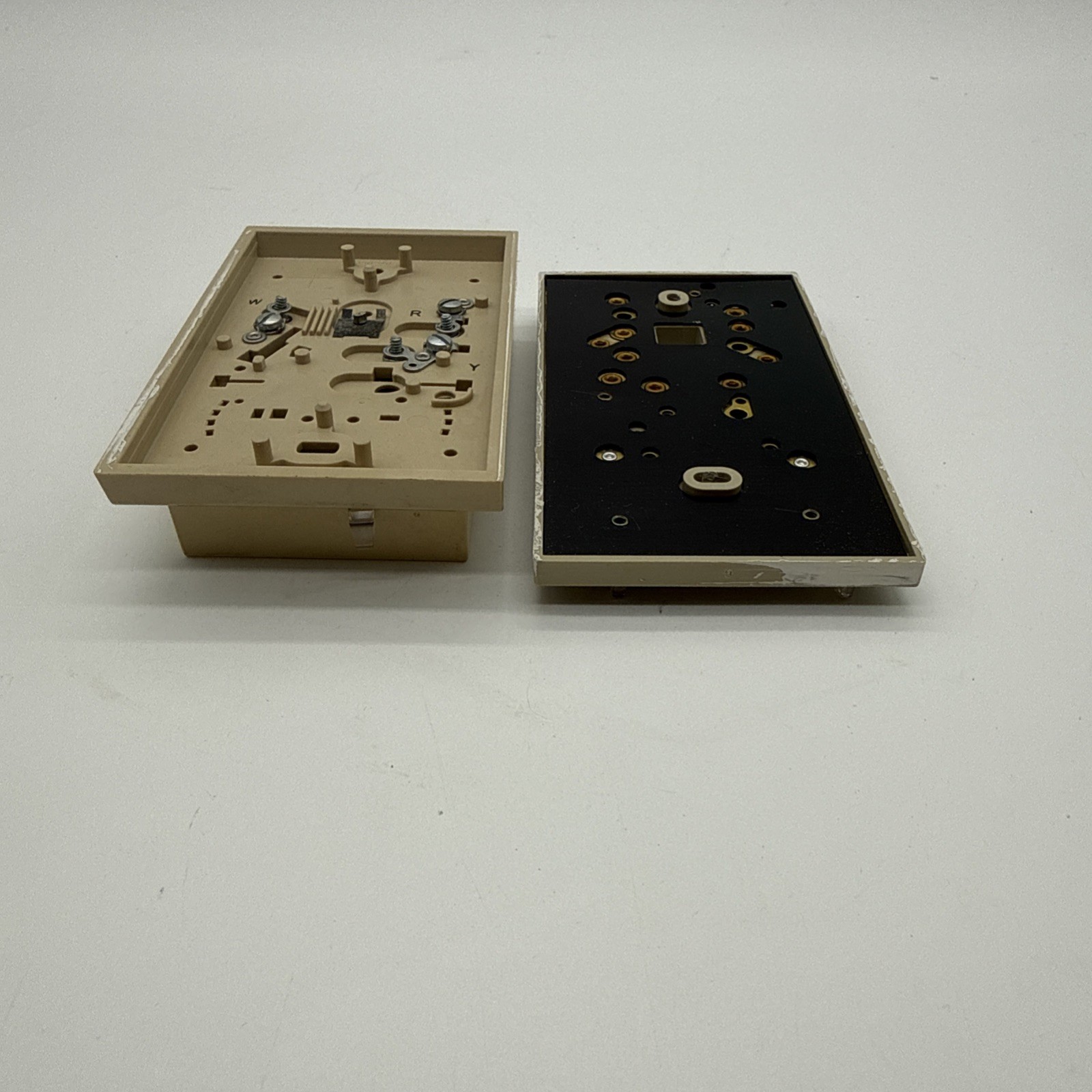 Vintage Carrier Honeywell Thermostat - Auto, On & Off - Cool, Off, Heat