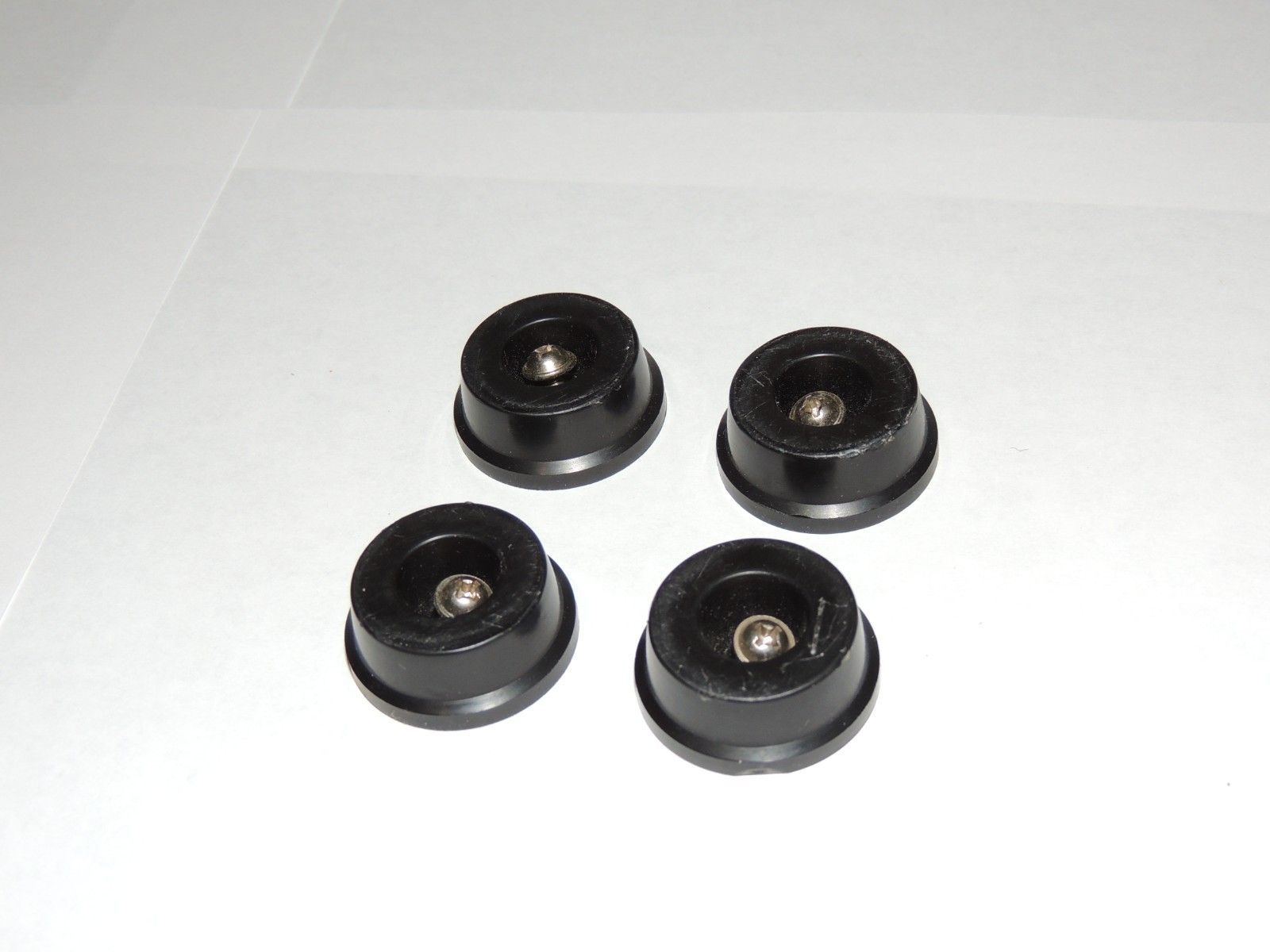 Sansui TU-719 TU-717 AU-719 AU-717 Set of 4 Base Feet & Screws 5507070