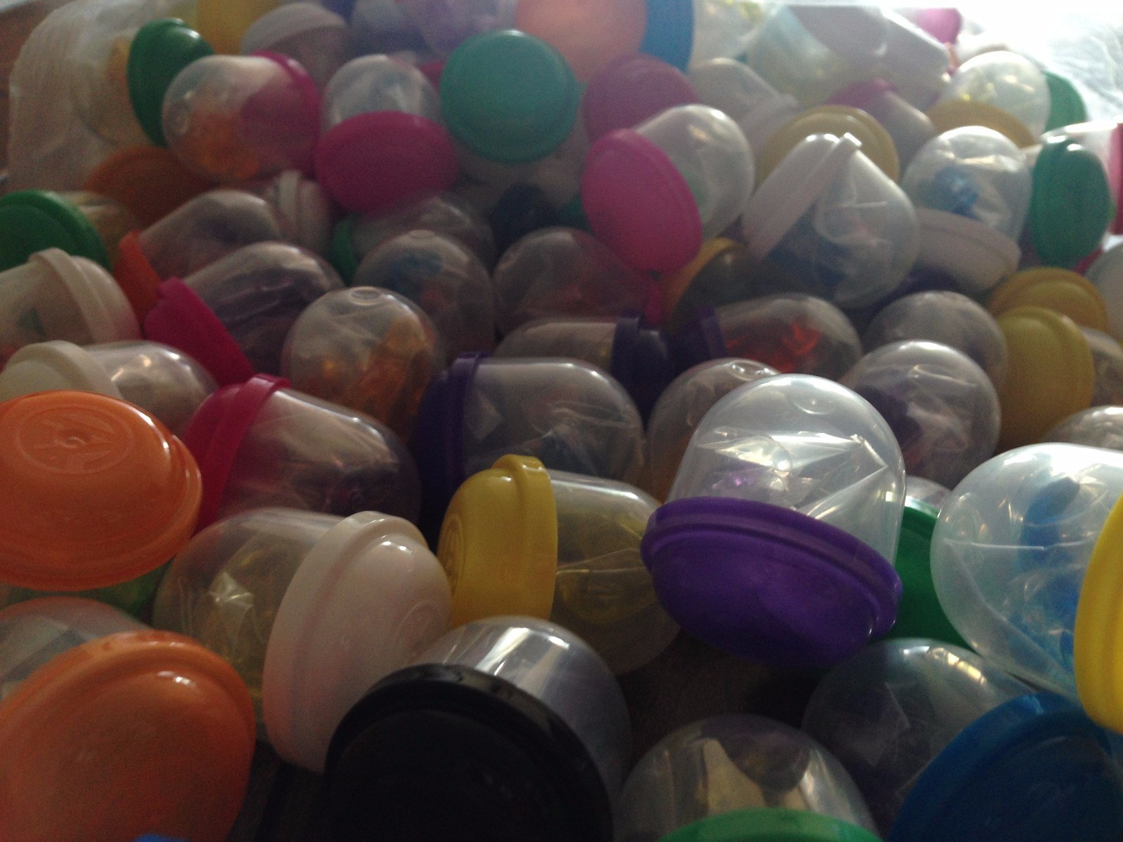 1 inch 1" 1.1" Bulk Vending Machine Acorn Capsules STICKY HANDS TOYS 250 pieces