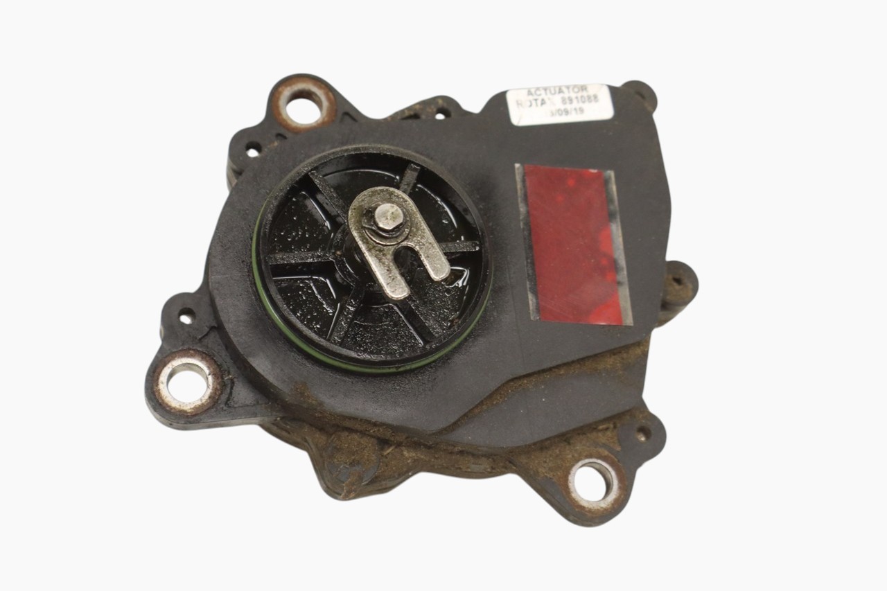 Can-Am Defender HD8 DPS 20 Actuator Gear Box Diff Rear 715900613 53037