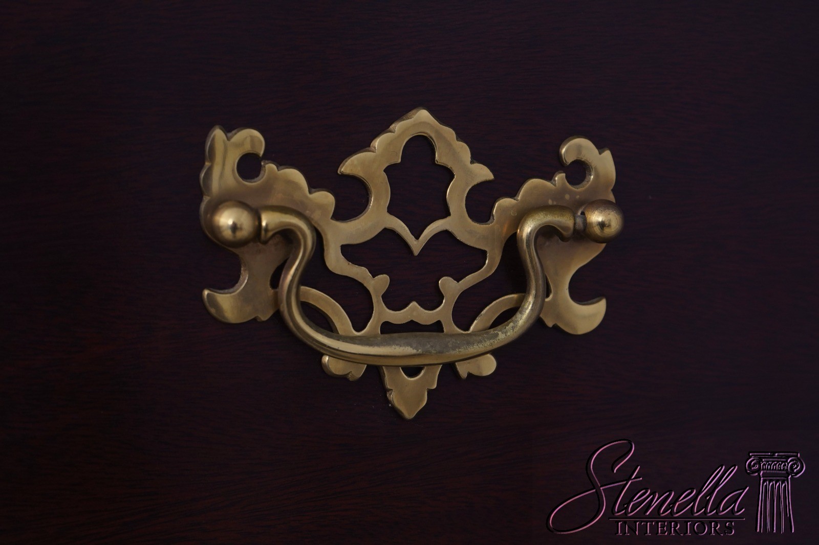 70119: KINDEL National Trust Mahogany Chest On Chest