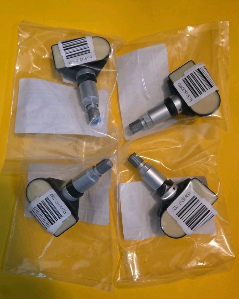 Brand New Set of Four (4pcs) Genuine BMW TPMS 36106877937 SENSORS