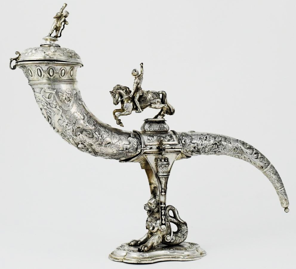 X LARGE FIGURAL GERMAN HANAU SILVER CORNUCOPIA DRINKING HORN SILVER TANKARD 1920