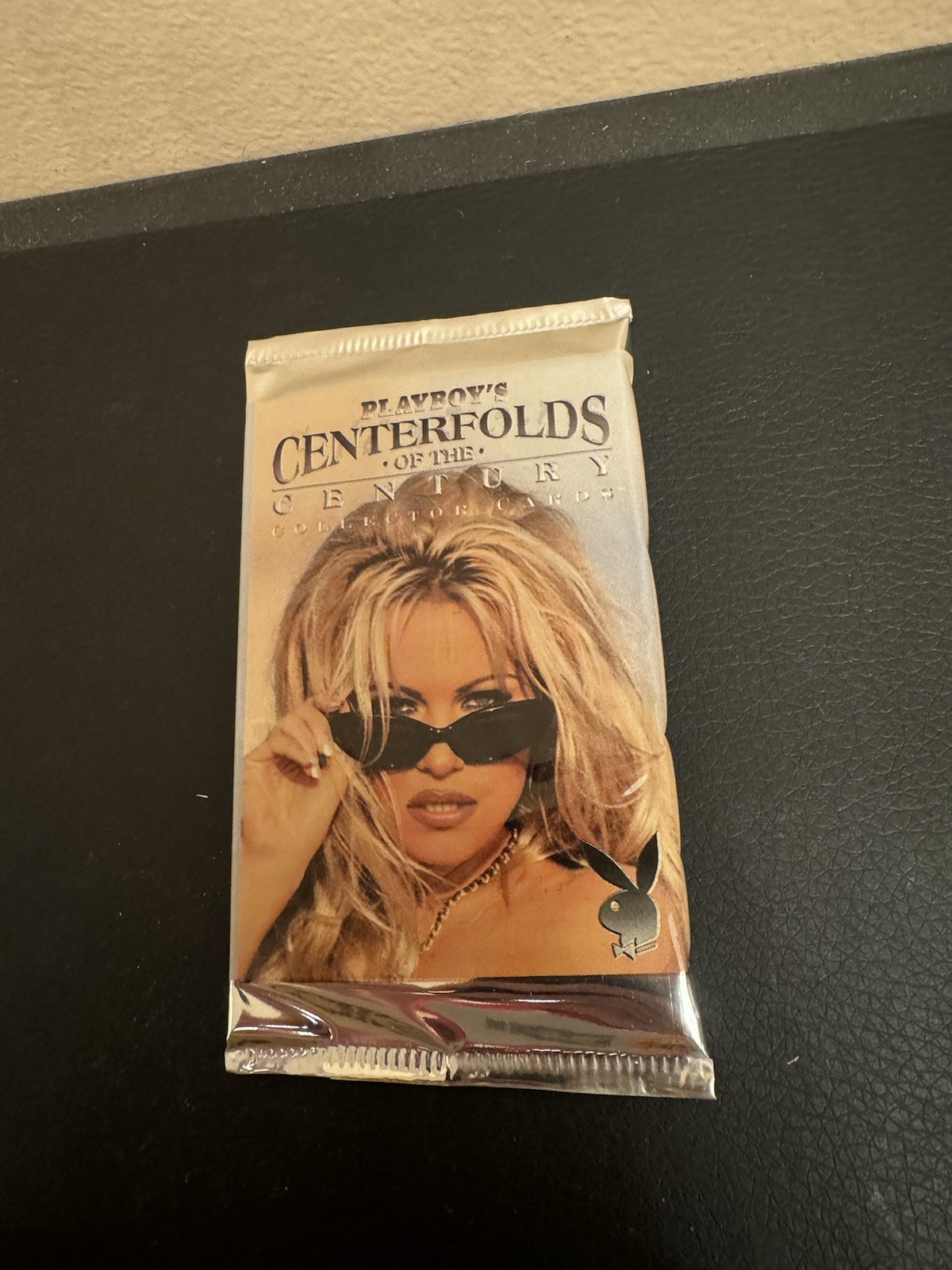 Playboy Centerfolds Of The Century Card Pack - Pamela On Cover - 10 Cards 2000