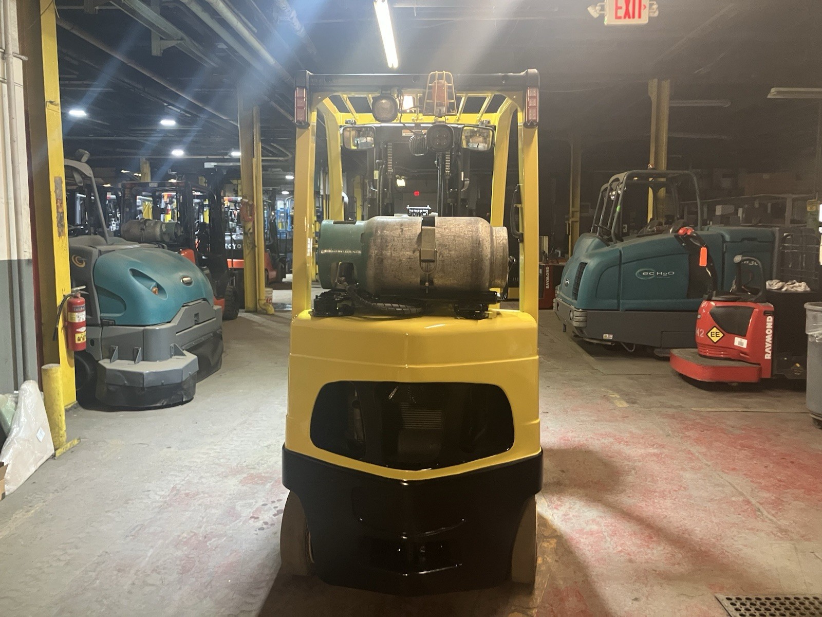 2019 Hyster 5000 LB Forklift with Carton Clamp and 3 Stage Mast