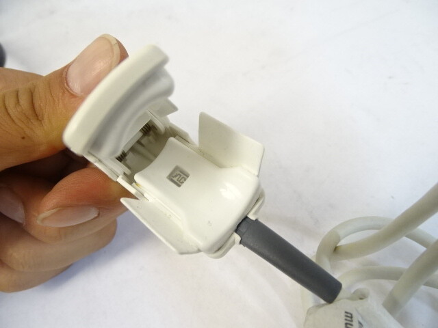 Masimo SET 1863 LNCS DCI Adult SpO2 reusable finger sensor. OEM. 9 Pin Connector