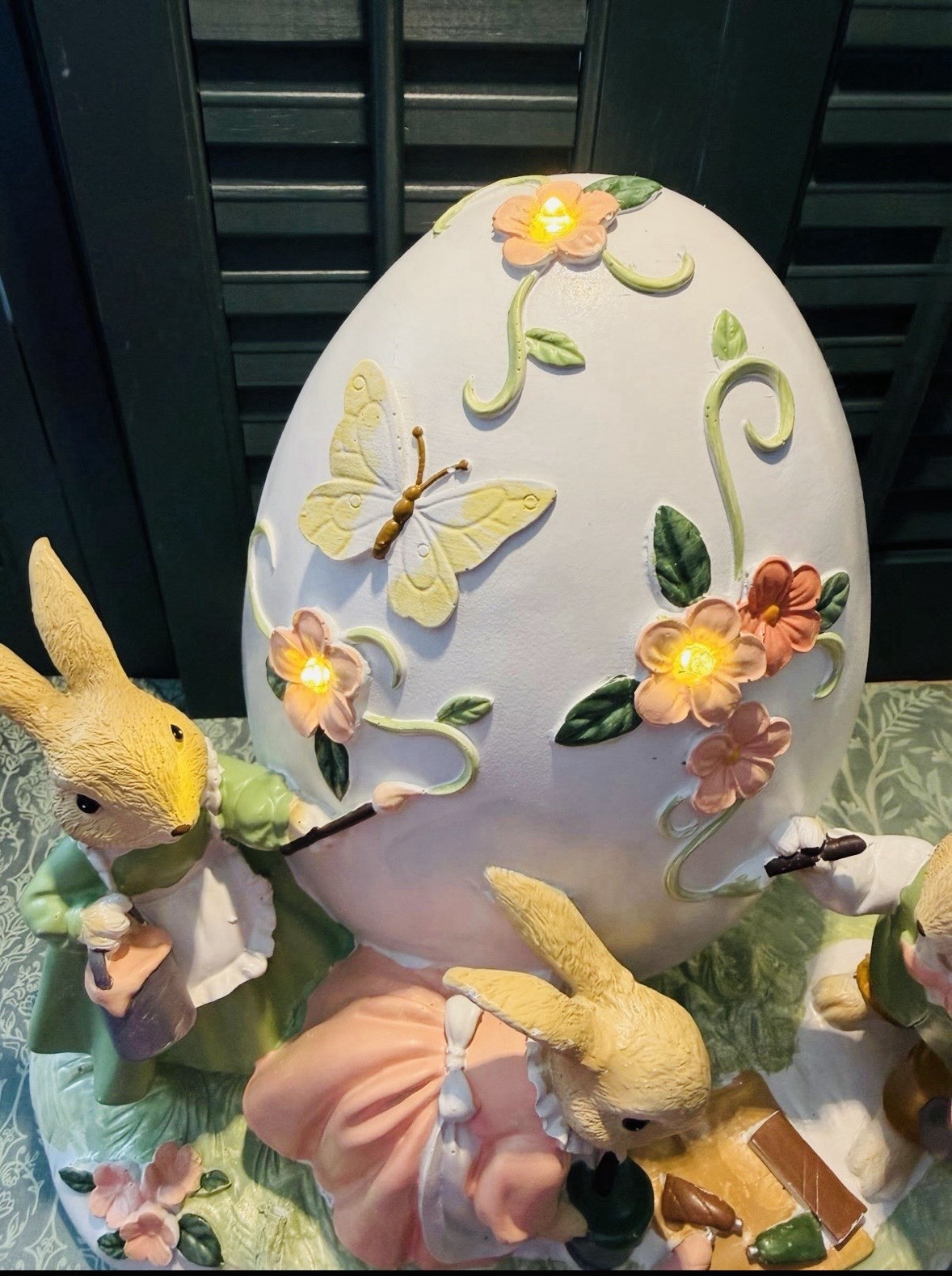 🐰NWT Large Light Up Decorative Easter Egg w/Bunnies