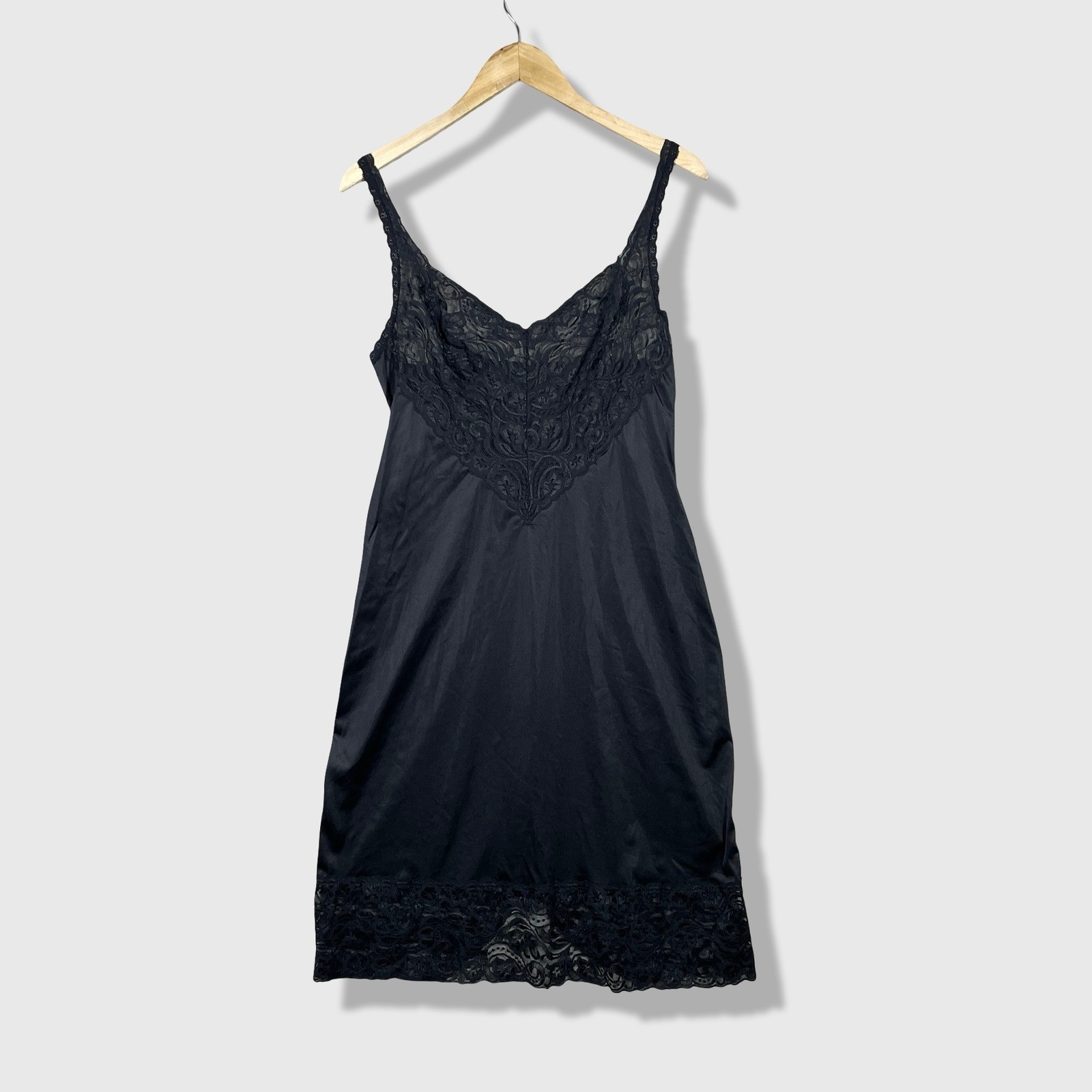 Vanity Fair Full Slip Lingerie Womens 36 Black Lace Trim Vintage Luxury