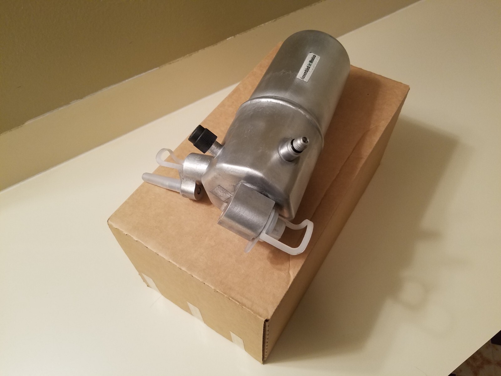 New GM Genuine Express/Savana Van A/C Accumulator GM Part #25890358 ACD#15-10345