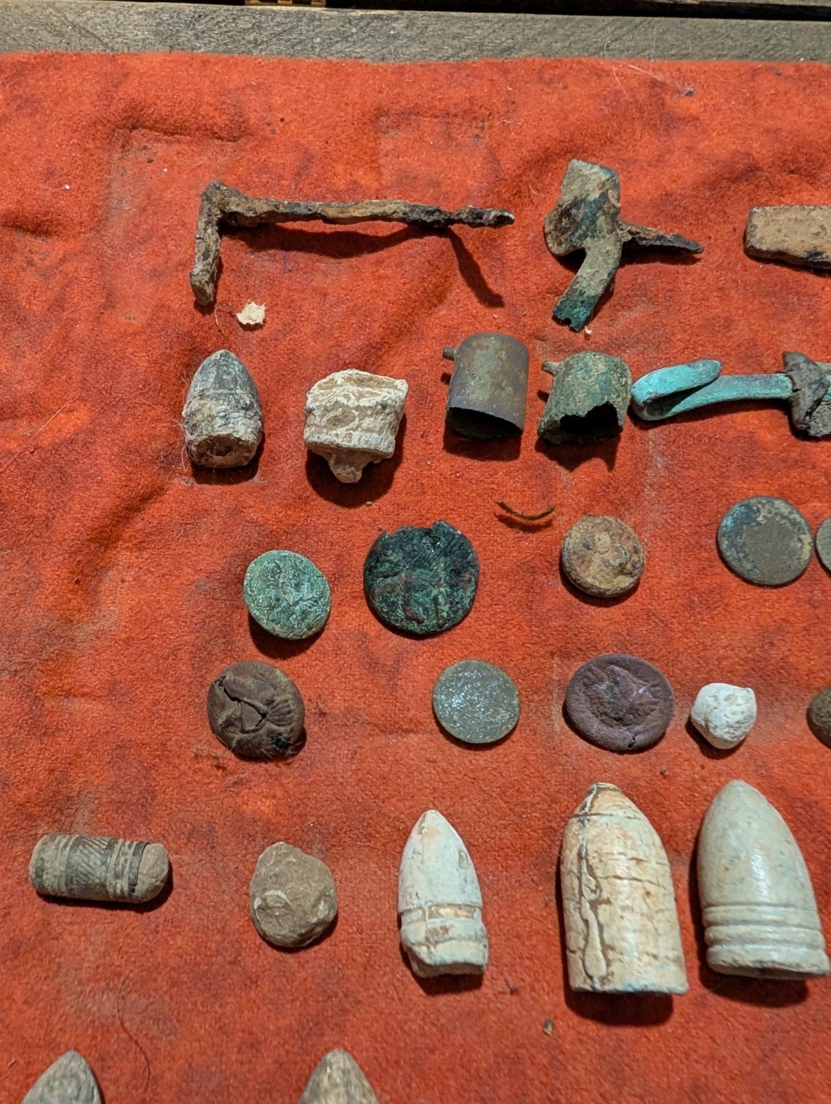 Civil War Bullets, Assorted Relics Eagle I Buttons Flat Buttons Waterloo Al