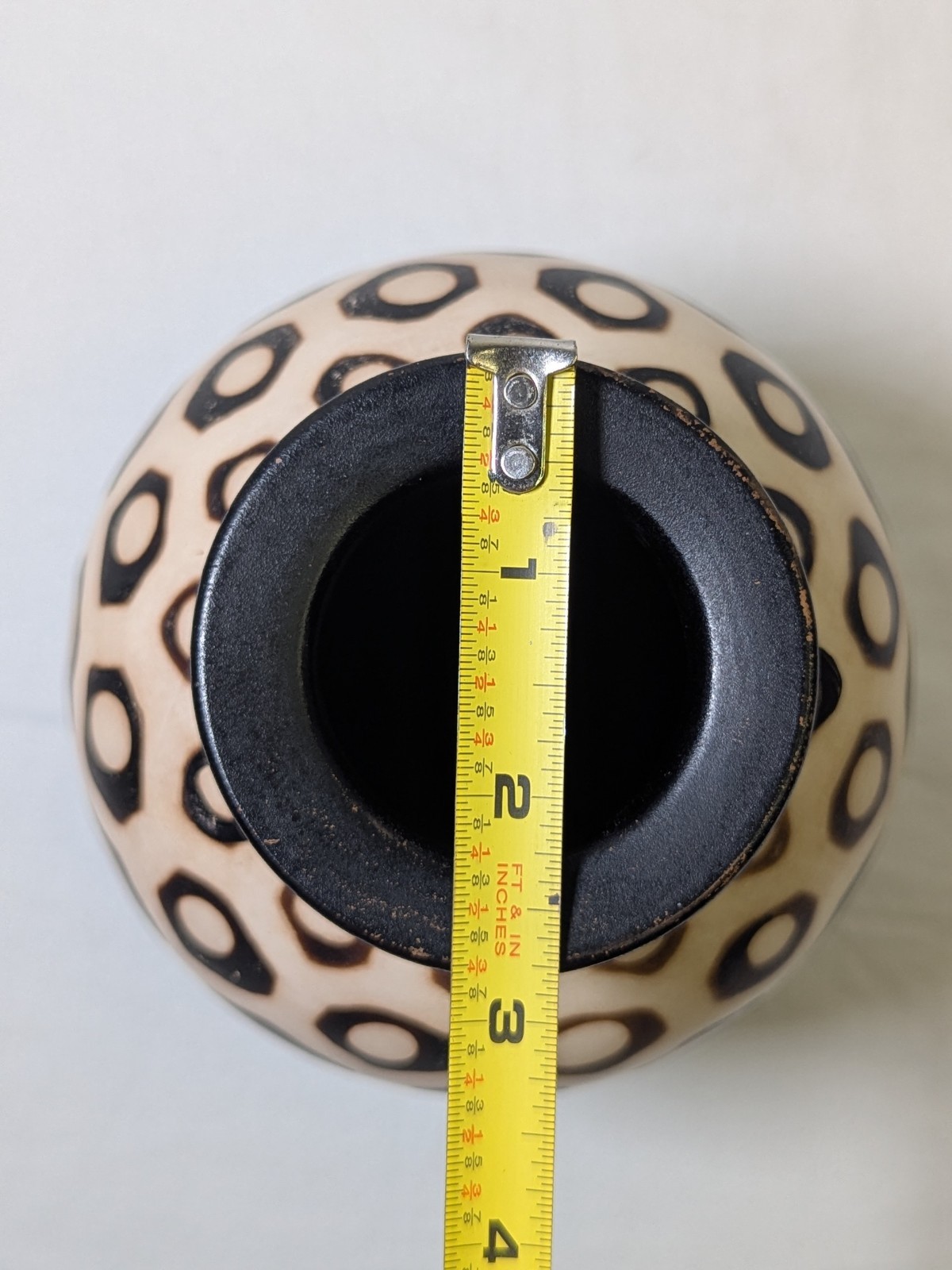 Segundo Carmen Chulucanas Peru Art Pottery Vase Signed Geometric Black Cream 6"