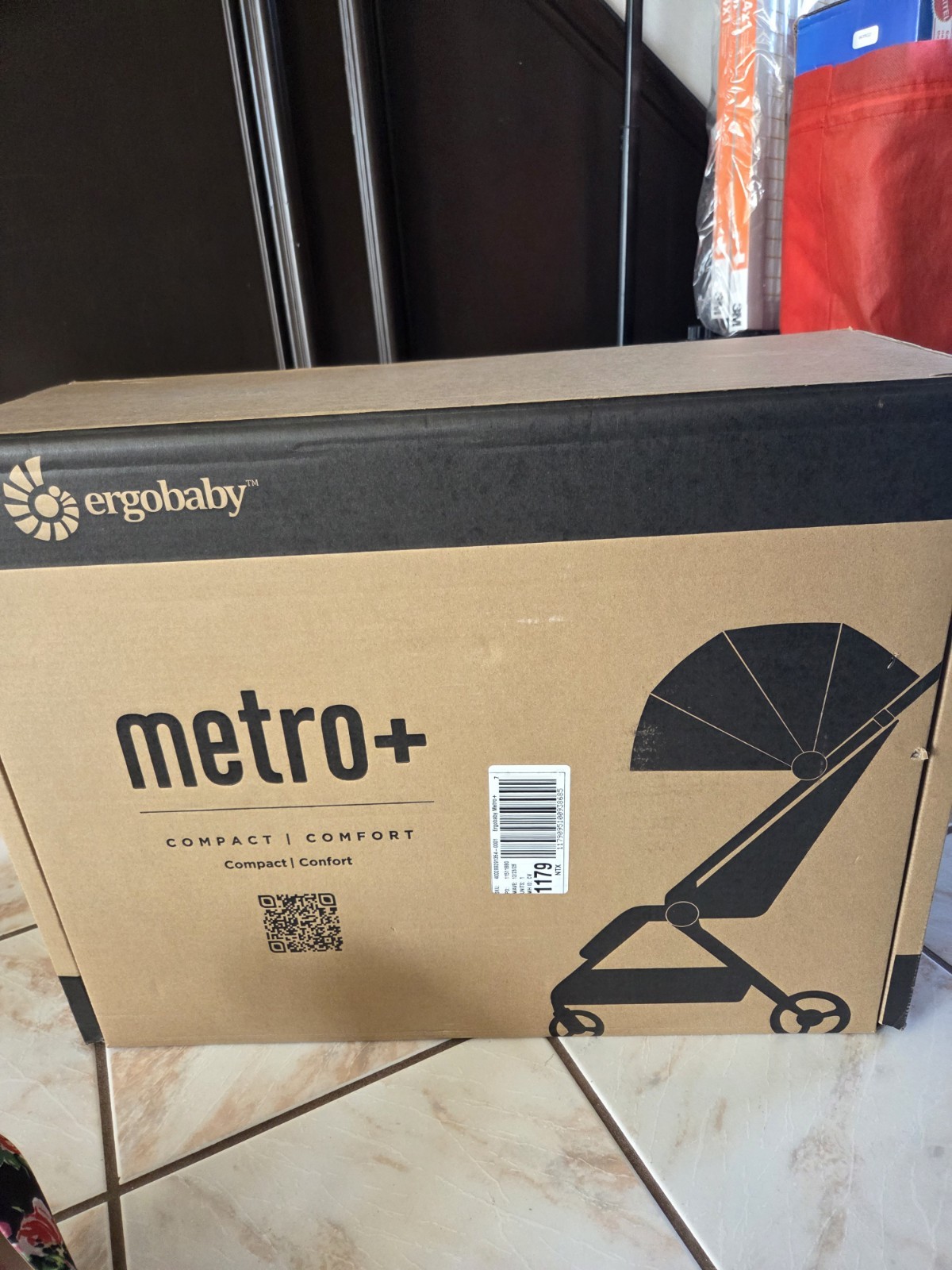 Ergobaby Metro+ Compact Baby Stroller, Lightweight Umbrella Stroller Folds
