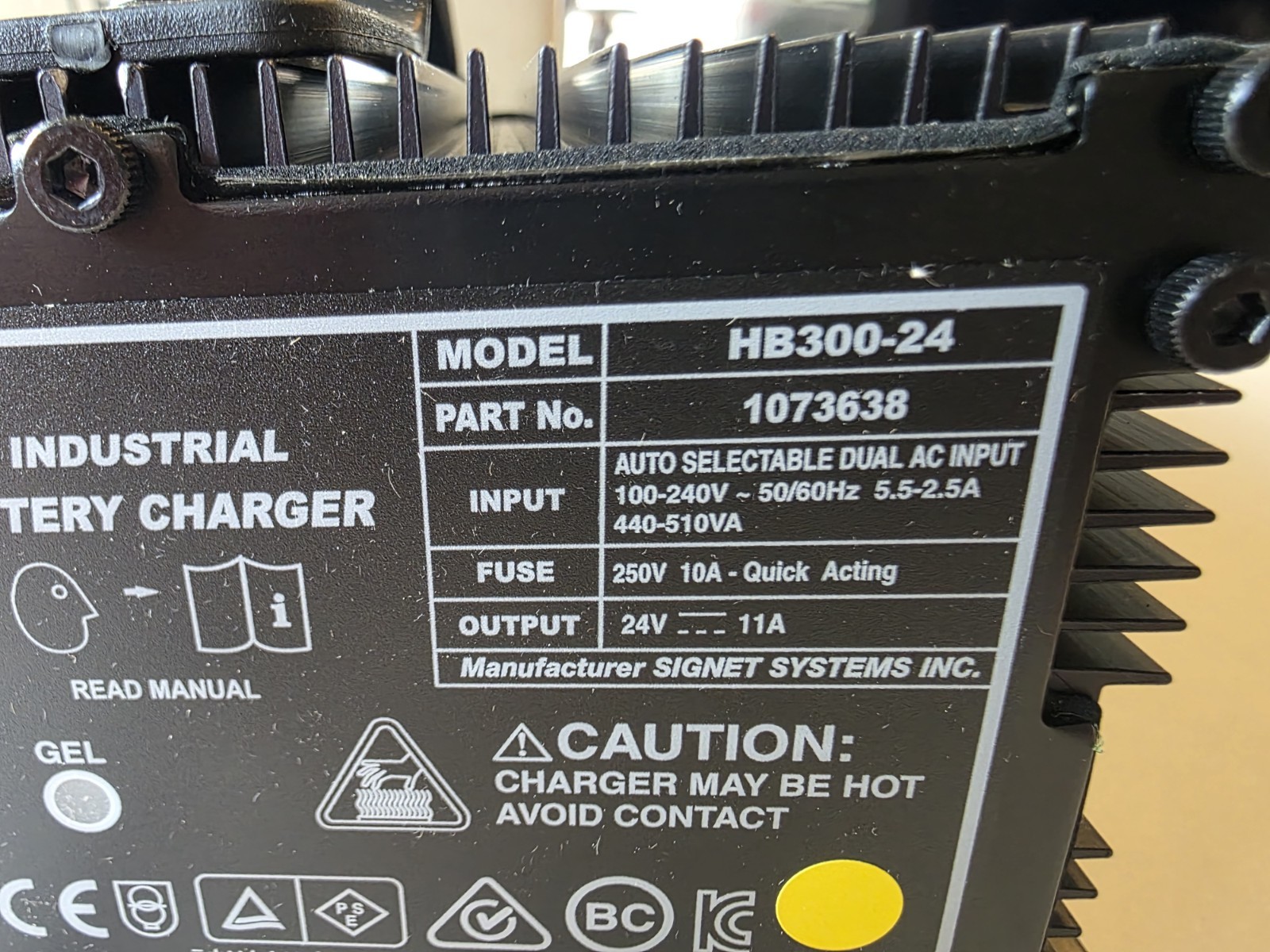 Tennant 1073638 Offboard Charger 24V 11A Var Vac 1PH 50/60HZ By Signet Systems