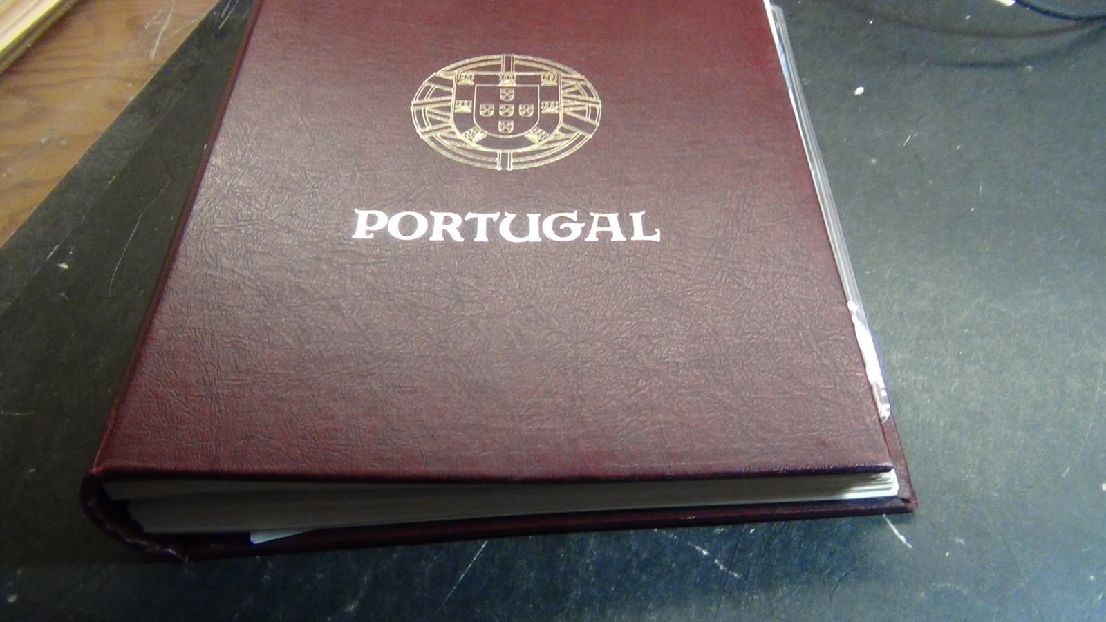 Stampsweis Portugal stamp collection in Minklus Specialty est 800 stamps to 1980
