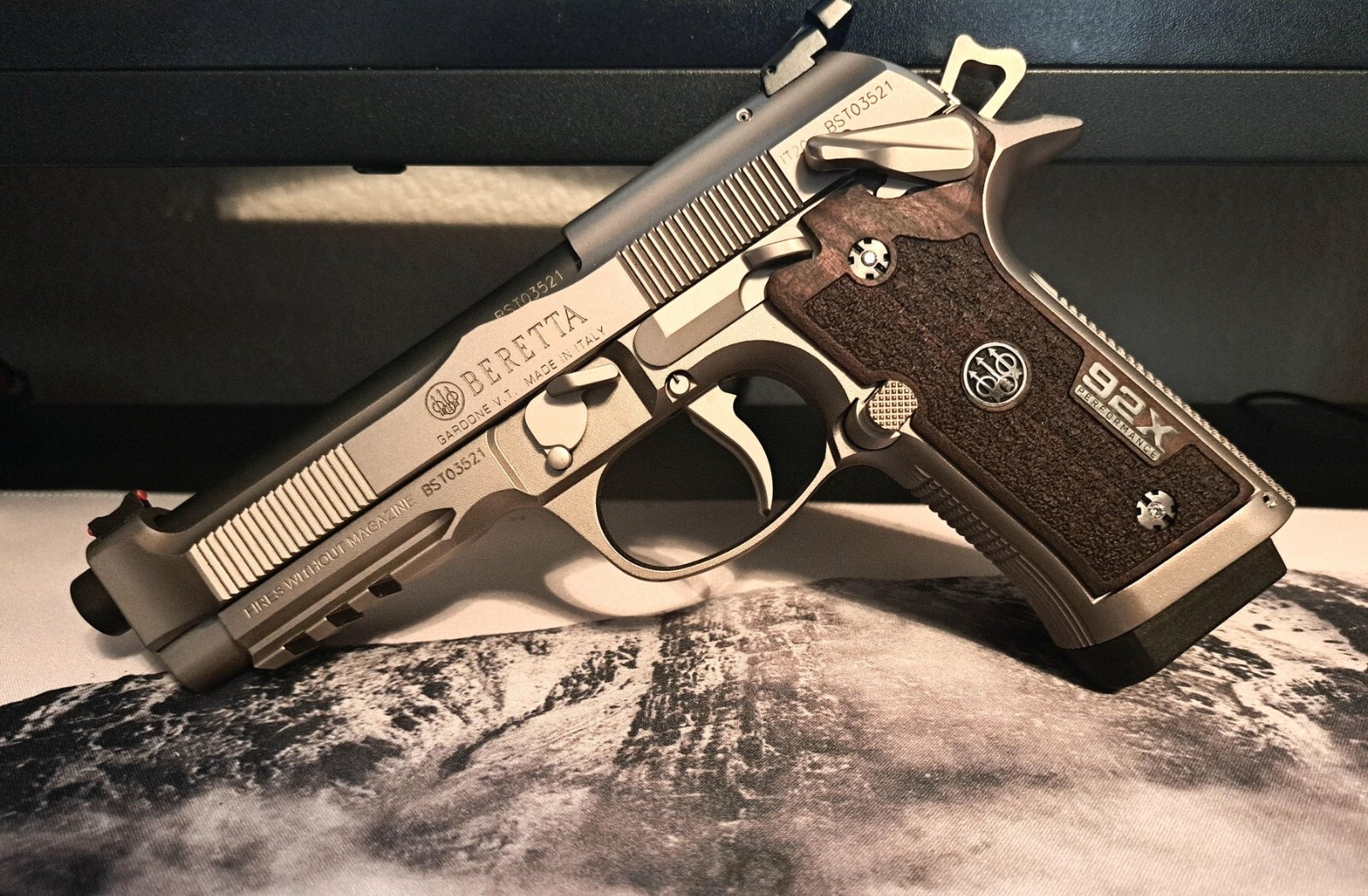 Beretta 92X Performance Turkish Walnut Wood Gun Grips NEW SET Nice Metal Logo