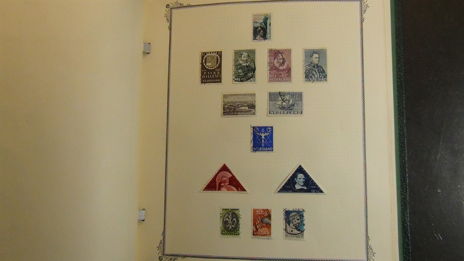 Stampsweis Netherlands collection on Scott Specialty album pages est 1000 to '72