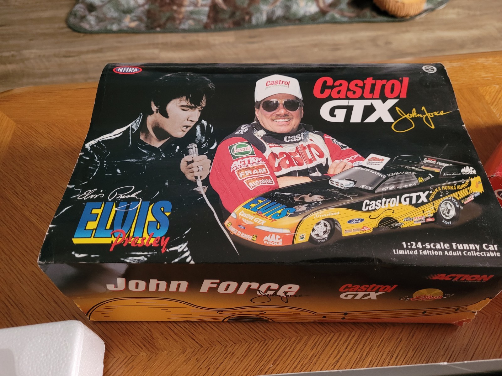 Action 1998 John Force Elvis Castrol GTX Ford Mustang Funny Car 1:24 Die Cast