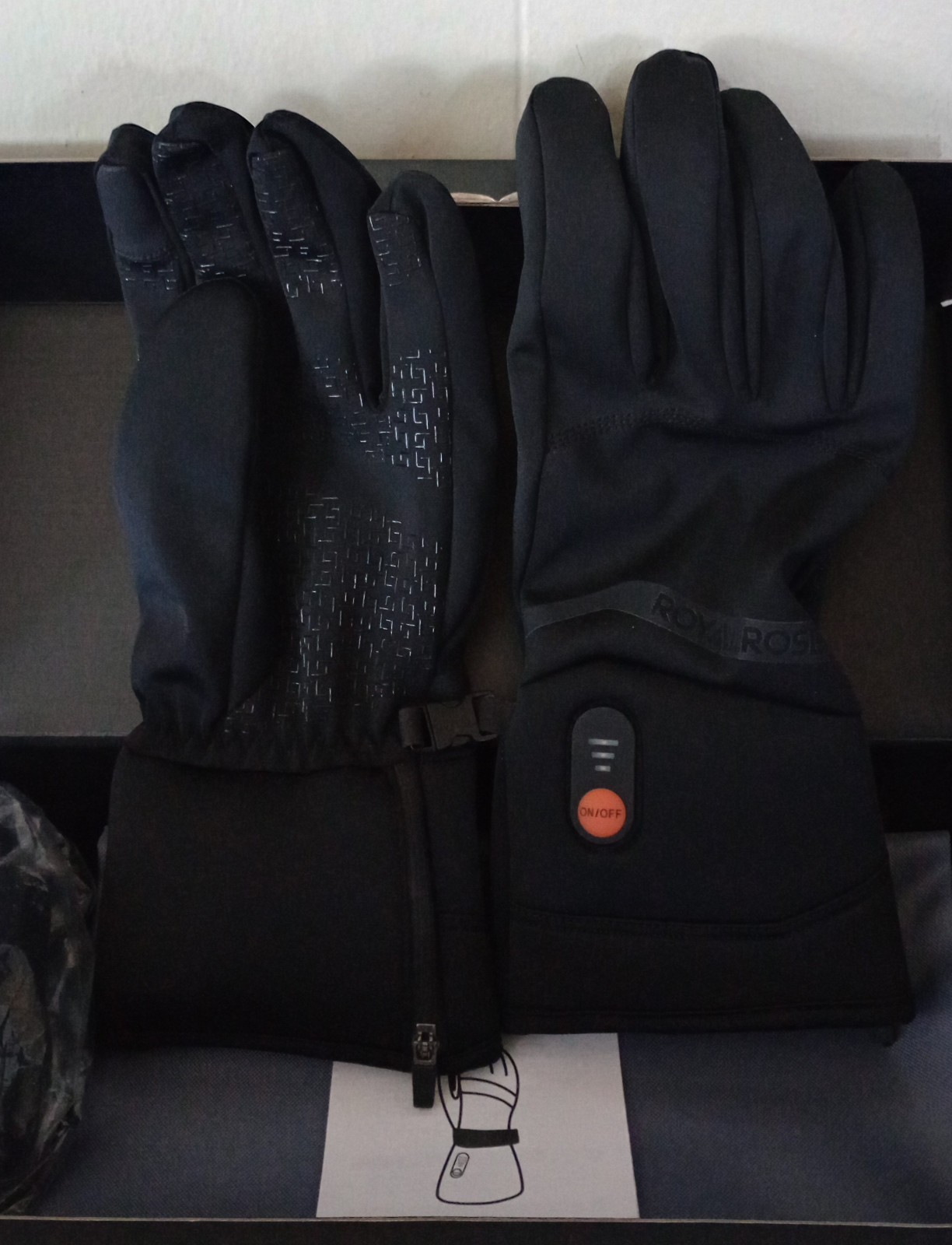 Royalrose Heated Gloves Liners for Men/Women Rechargeable Waterproof Size Med.