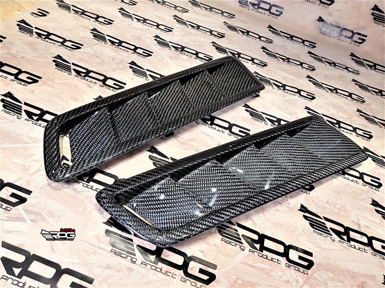 RPG Vacuum Twill Weave Carbon RR-43 Hood Vent Heat Extractor Set