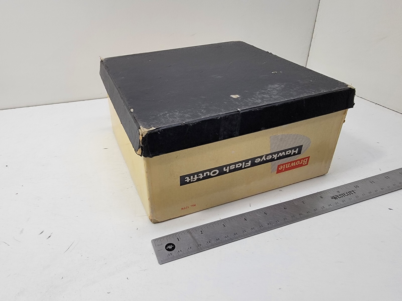 Vintage Kodak Brownie Hawkeye Outfit in Original Box Flash Model Camera