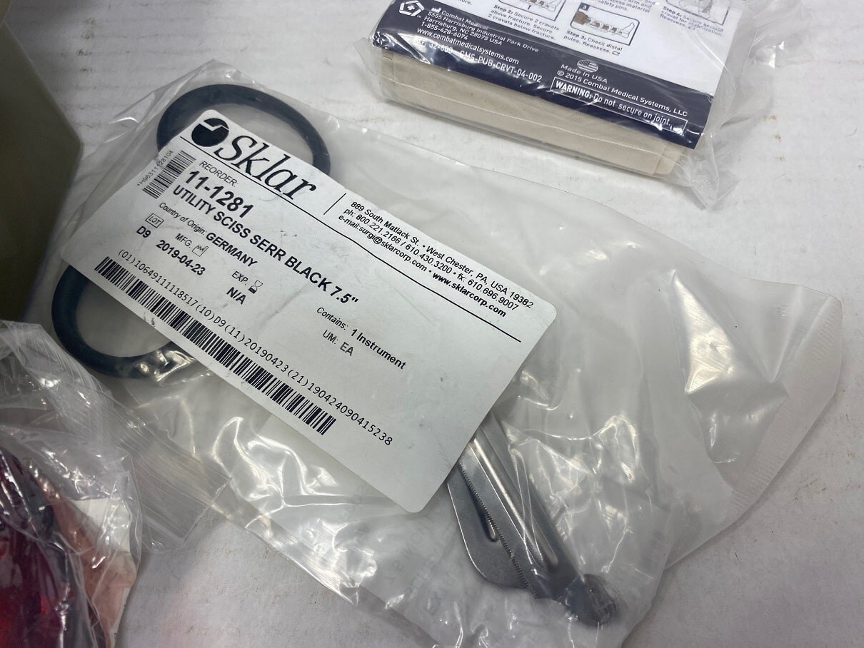 US MILITARY First Aid Kit Box , Complete