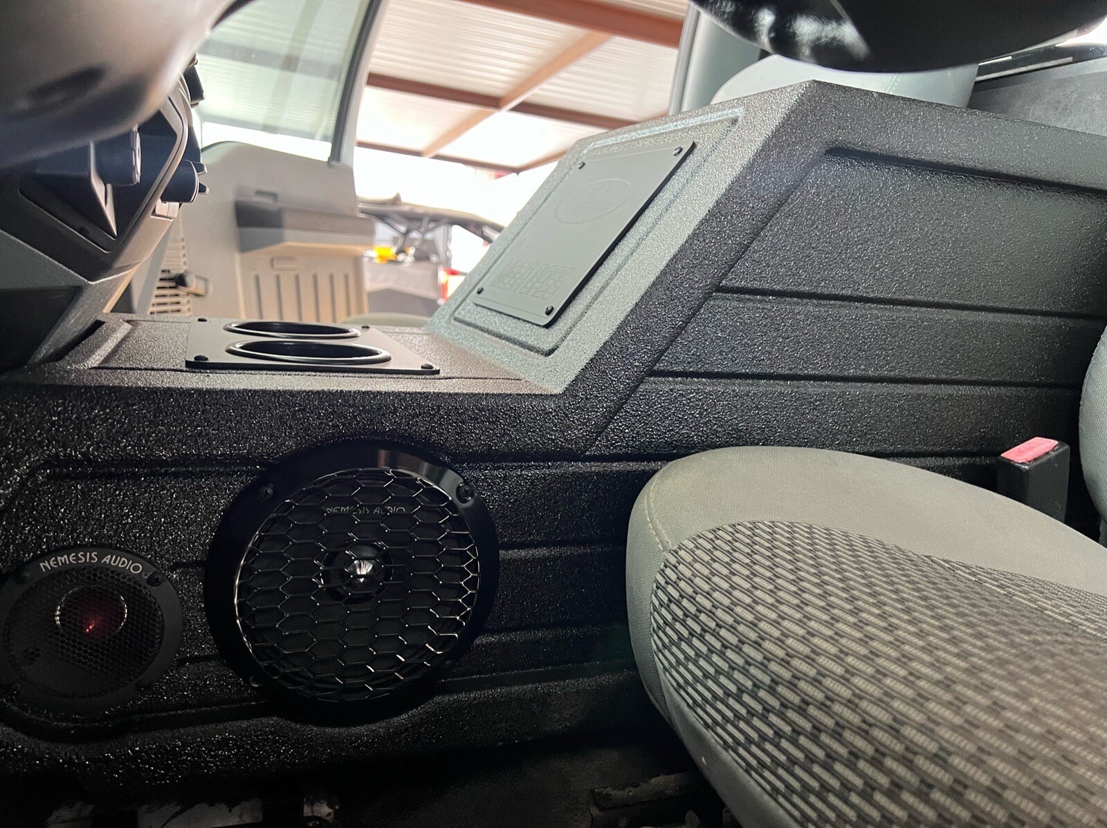 Ford F-250 08-16 Center Console Subwoofer Box Speaker Box 12” Woofer Ported