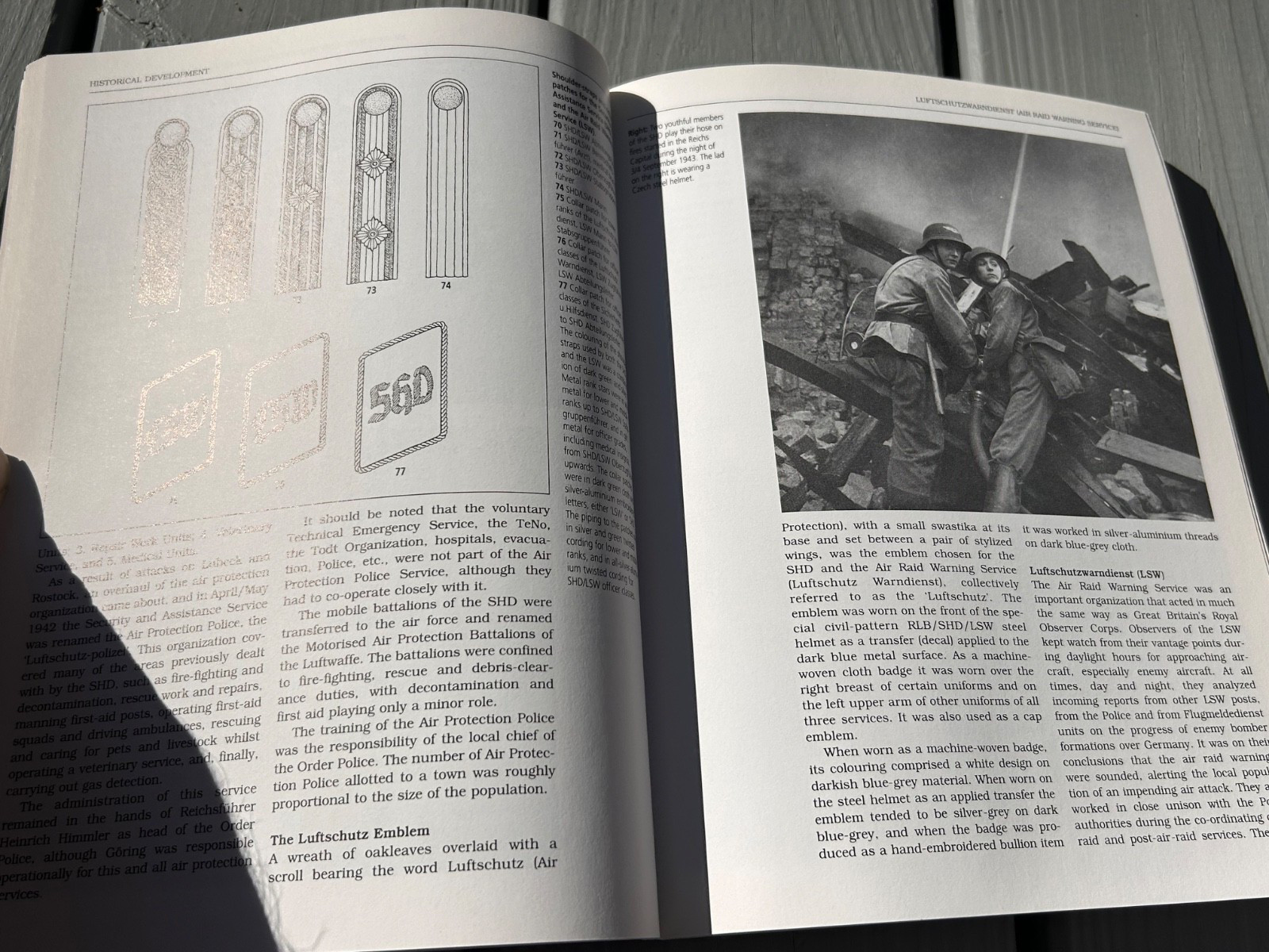 Uniforms And Insignia of the Luftwaffe Volume 2 1940-1945 Brian Davis 320 Pages