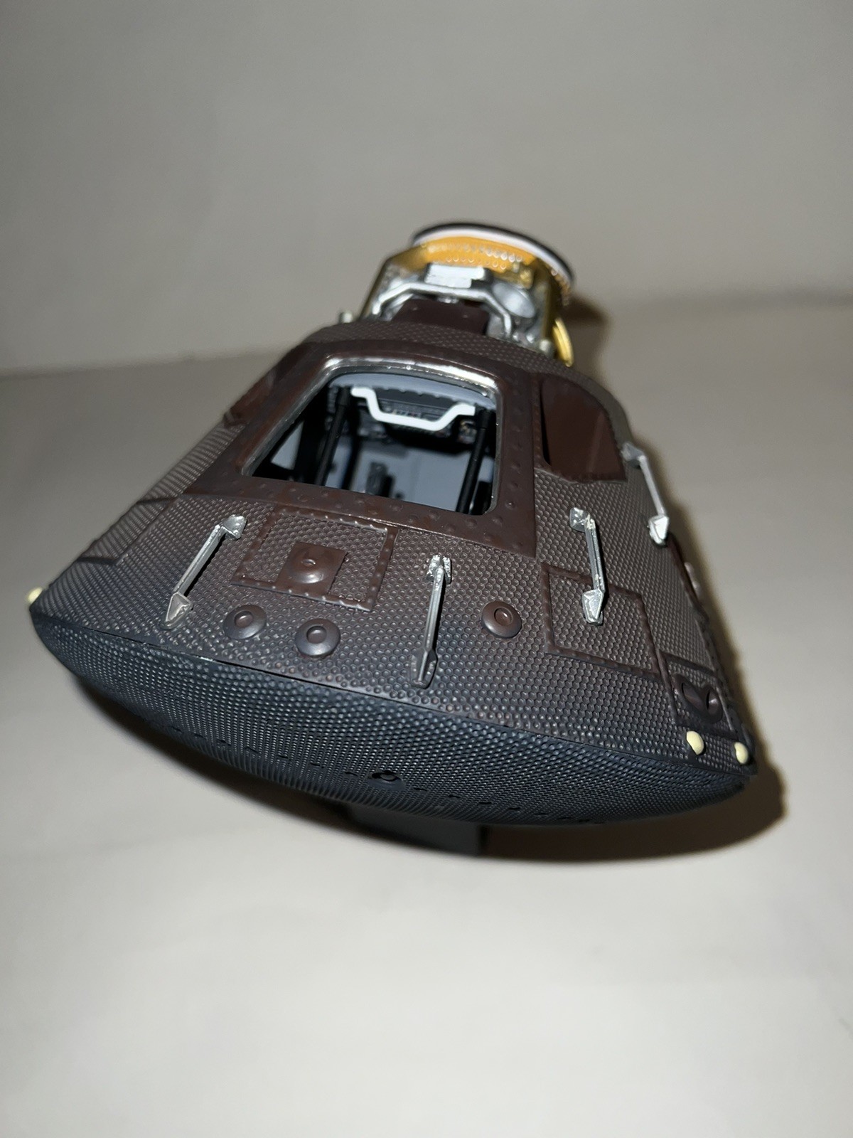 NEW 1/25 Daron Executive NASA Apollo 11 Spacecraft Capsule Command Module Model