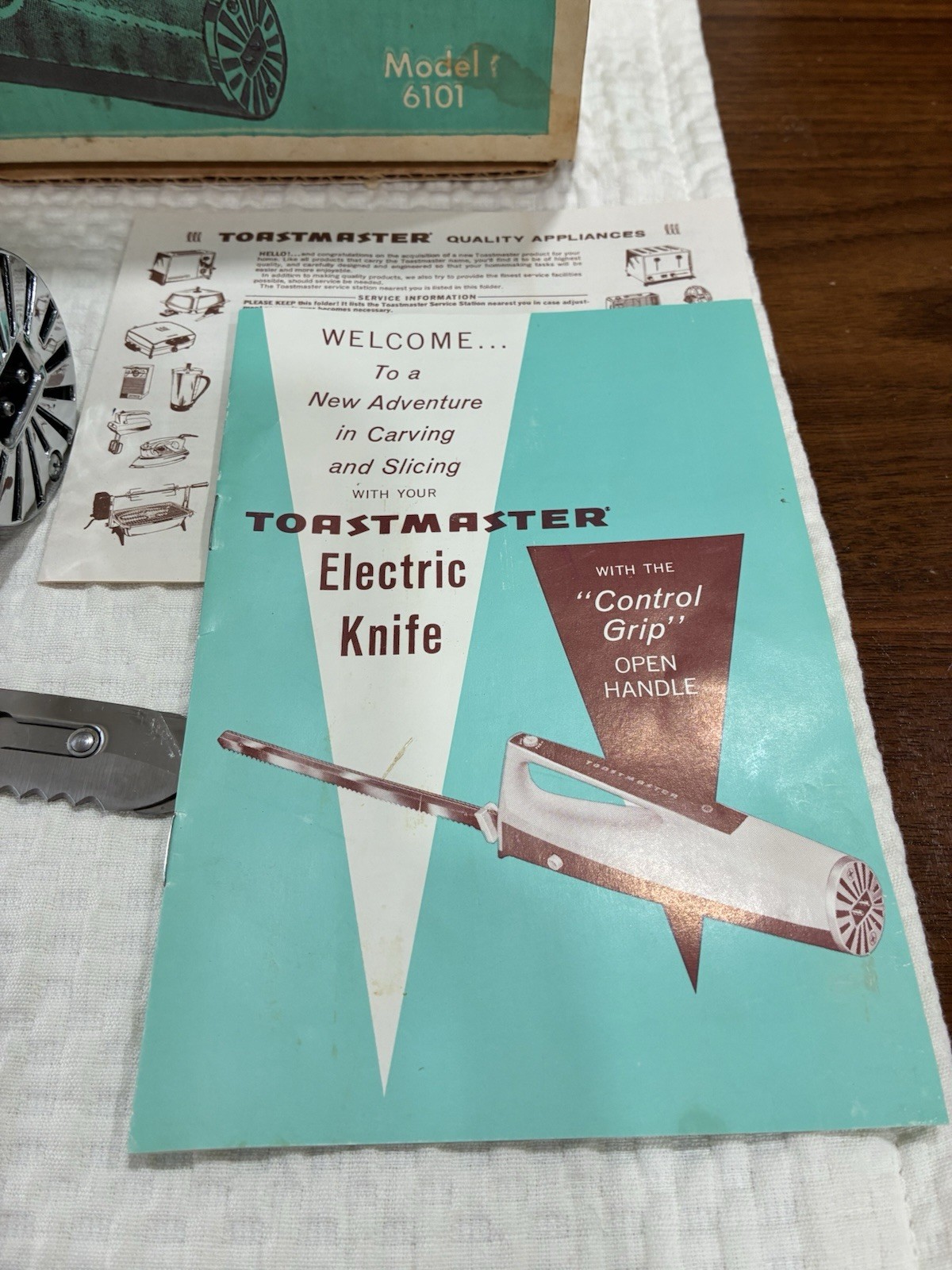 Vintage 1970's Toastmaster Electric Knife Model 6101 w/ Original Blue Box
