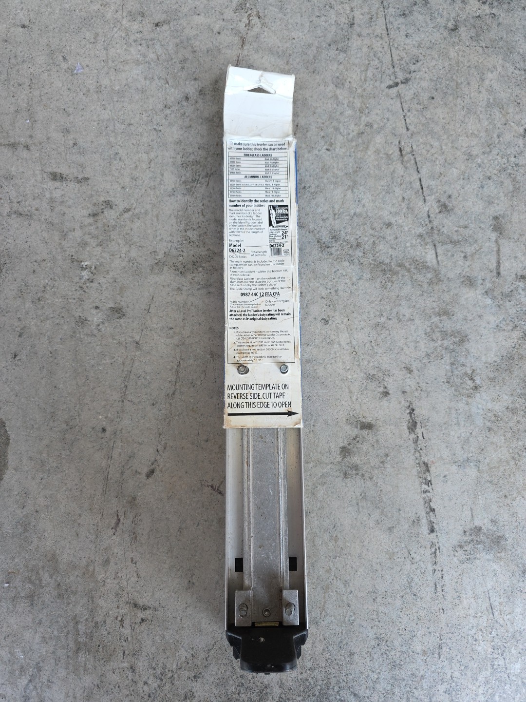 Werner PK40-1 Ladder Leveler - Level Pro - with Push Button Release - USA - NEW