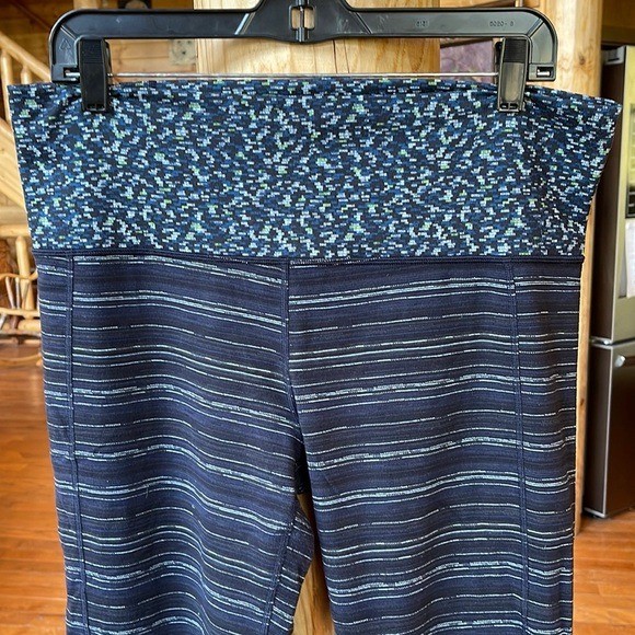 Lululemon yoga pants medium 10 tall long