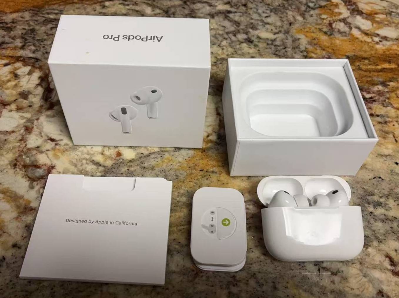Apple AirPods Pro 3 Active Noise Cancelling Earbuds w/UCB-C Magsafe Unused Open