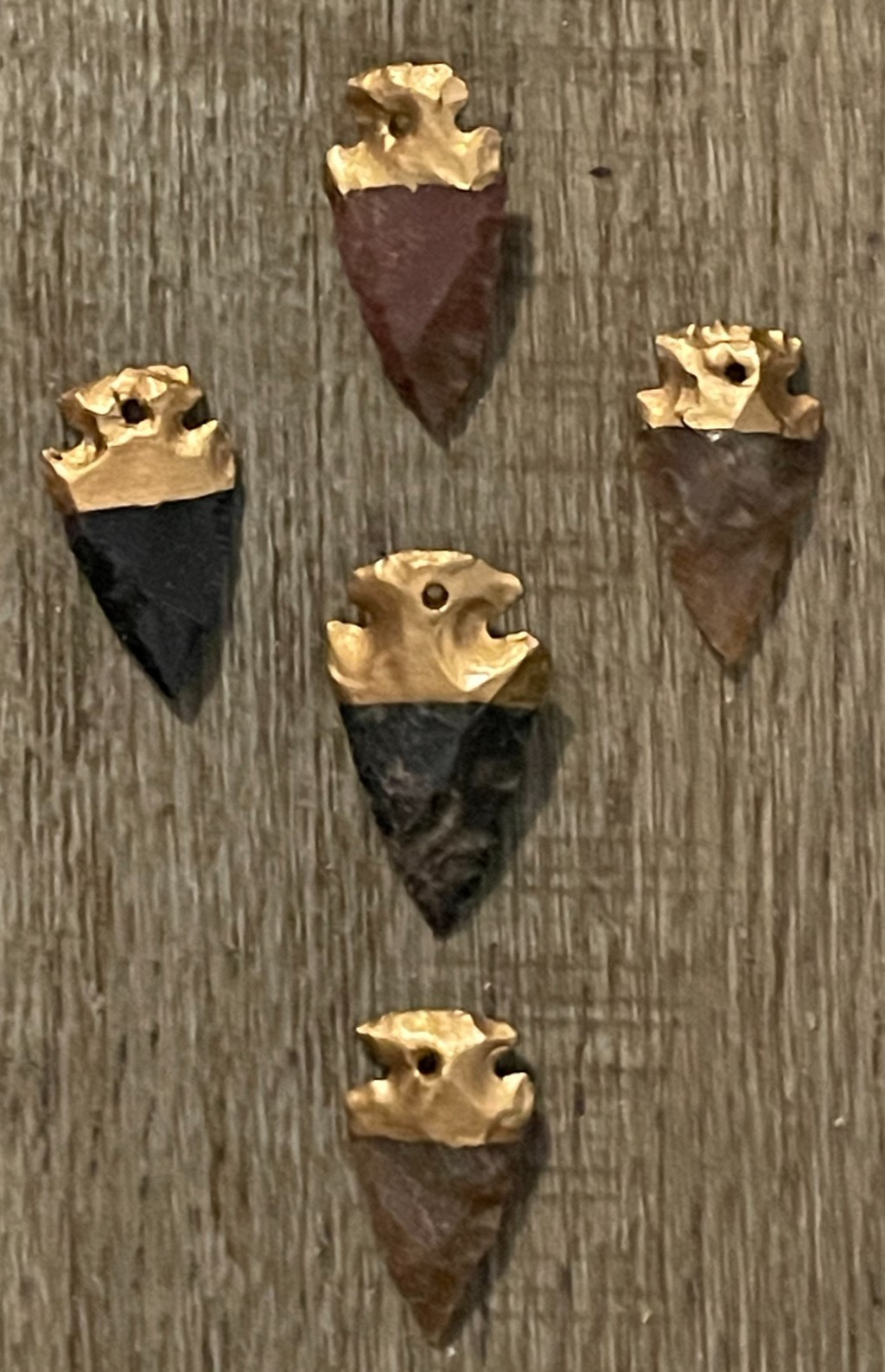 5 HAND-CARVED AGATE STONE ARROWHEAD PENDANTS-NATIVE AMERICAN/MOUNTAIN MAN-CRAFTS