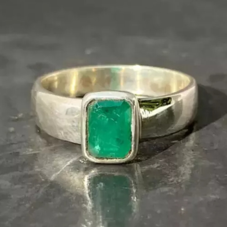 Beautiful Emerald Gemstone Ring 925 Sterling Silver Handmade Vintage Men's Ring