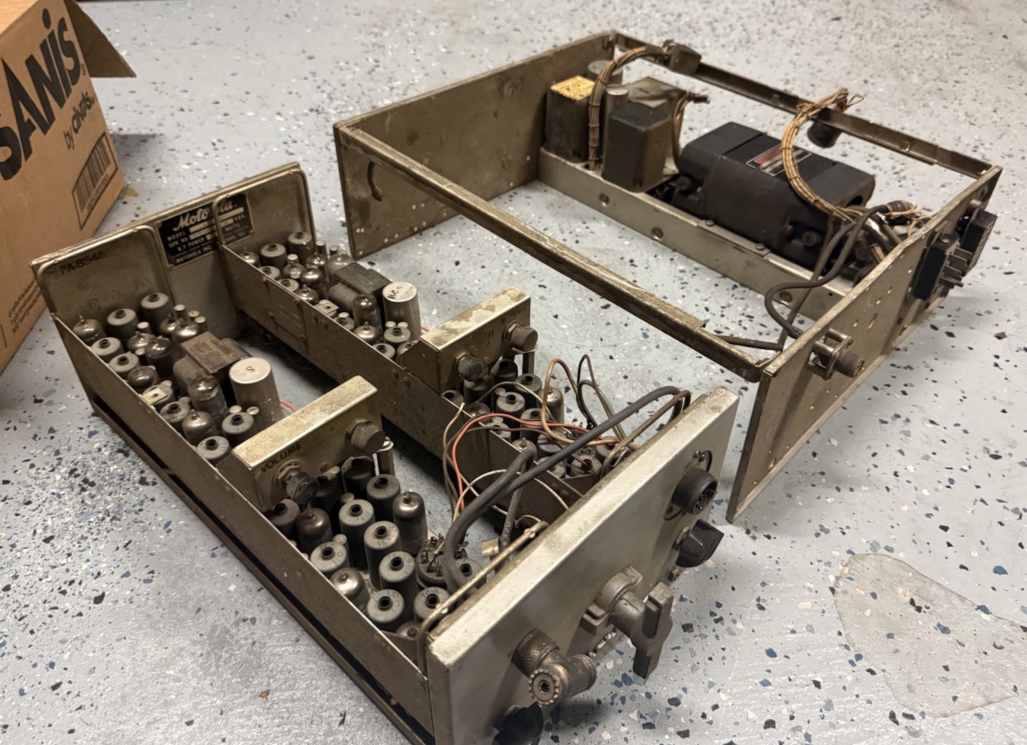 Vintage Motorola Tube Radio Chassis w/ Dynamotor FMTRU-5-V WWII Era Untested