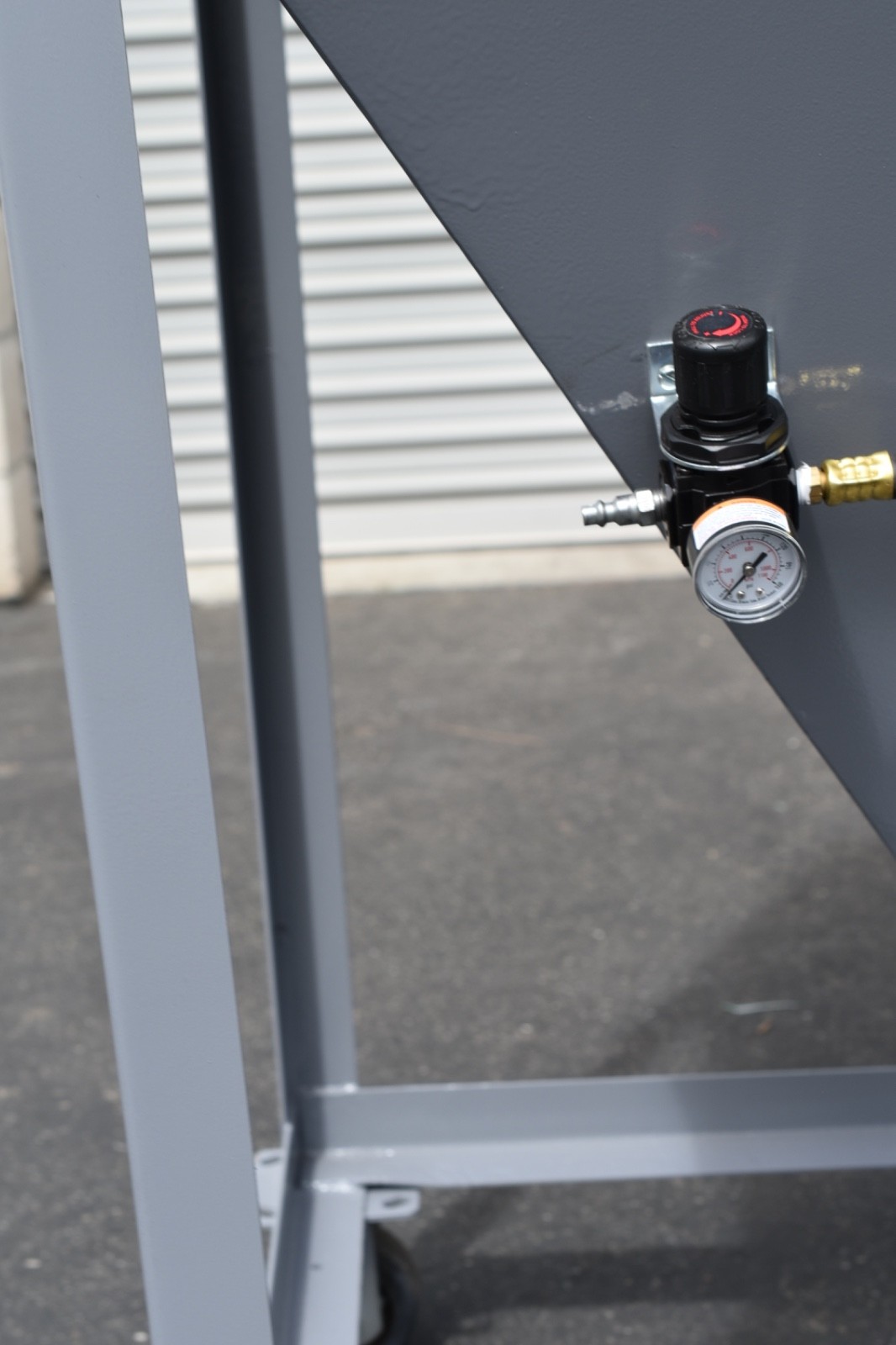 Trinco 36 BP sand blast cabinet with dust collector