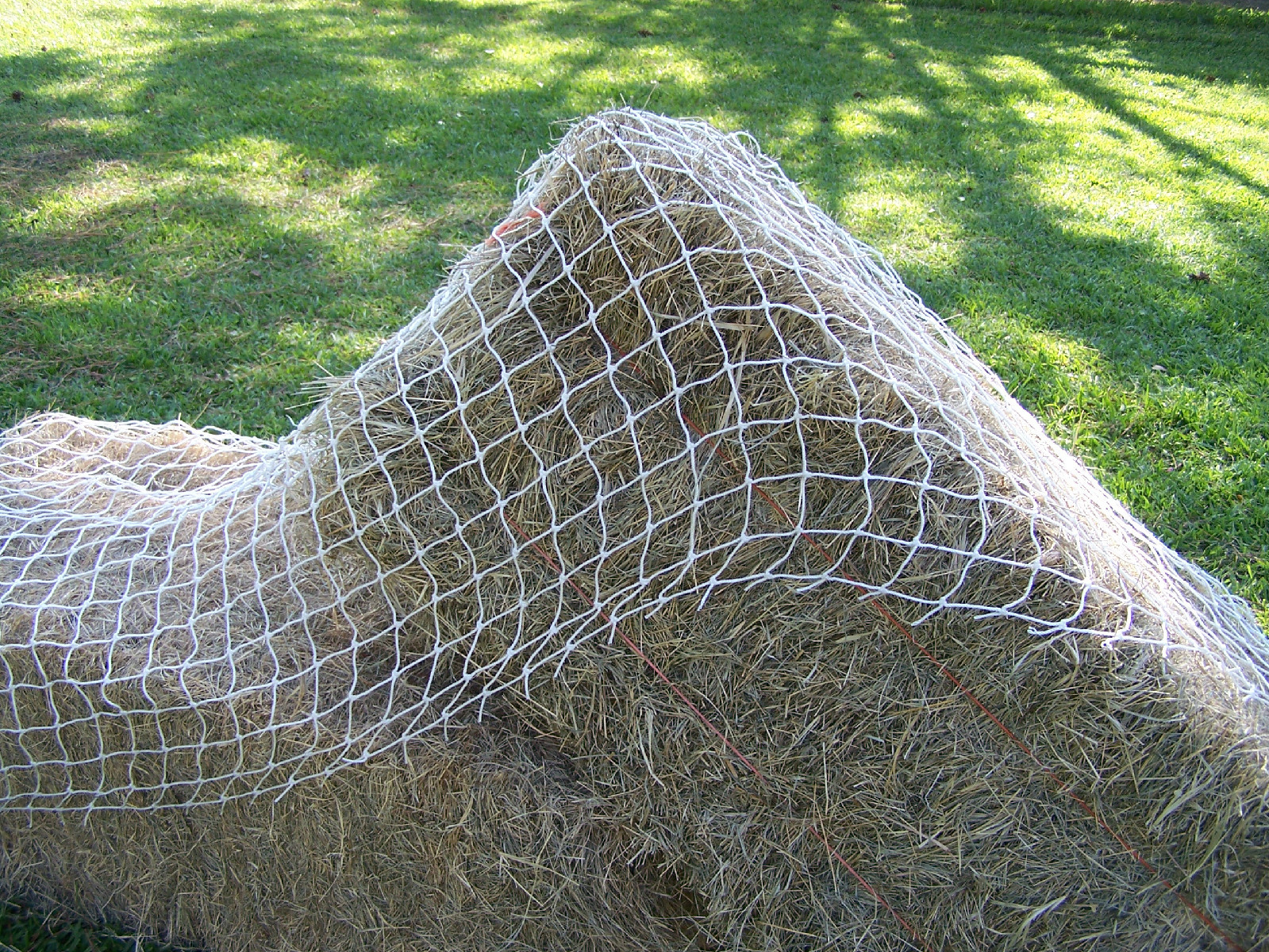 18' x 8' WHITE SQUARE NYLON HORSE HAY NET 2" #42 TEST 420 LBS / 1260 Lbs Mesh