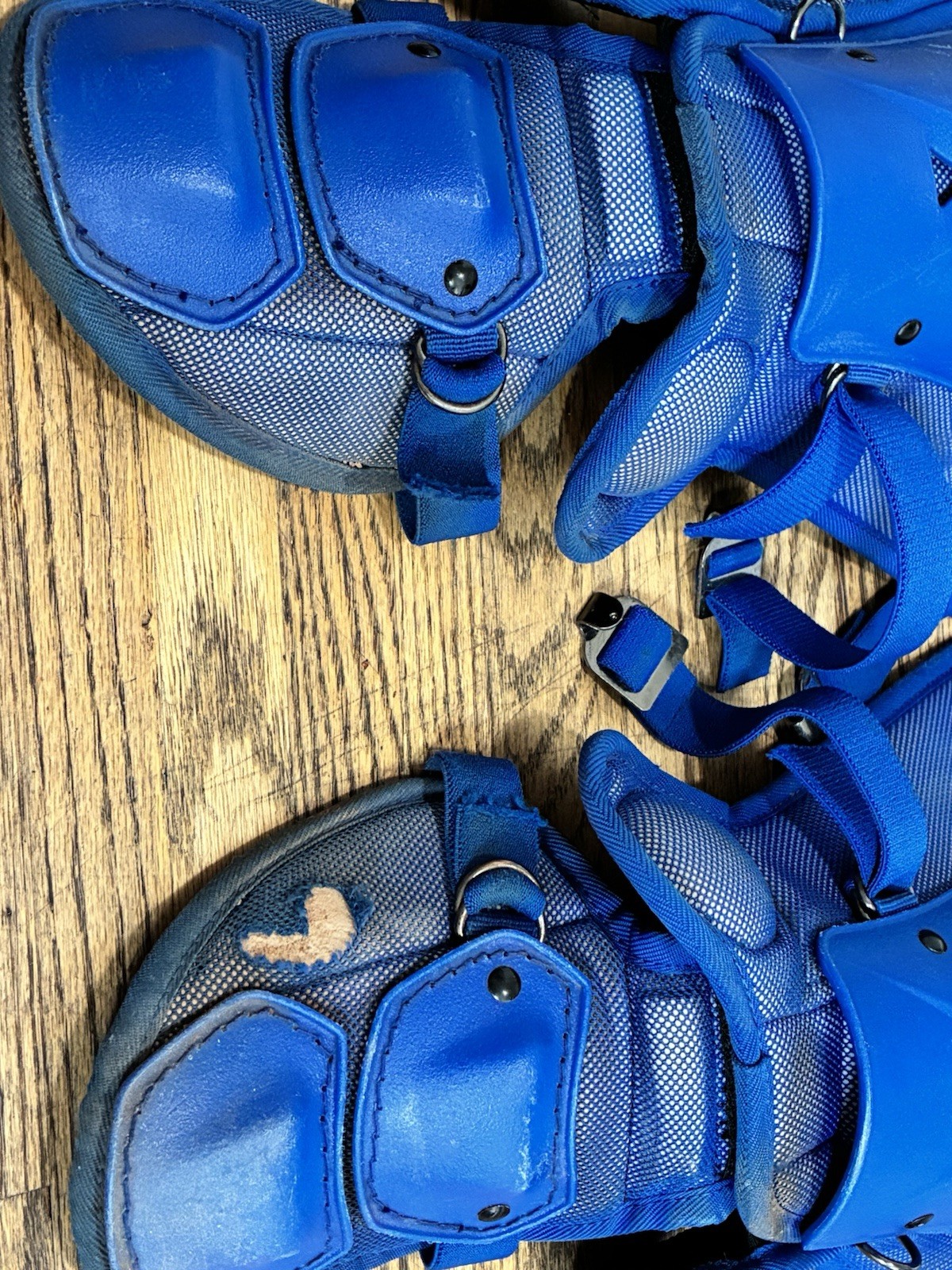 Chicago Cubs Game Used/Issued Mizuno Pro 17.5 “ Catchers Shin Guards Blue